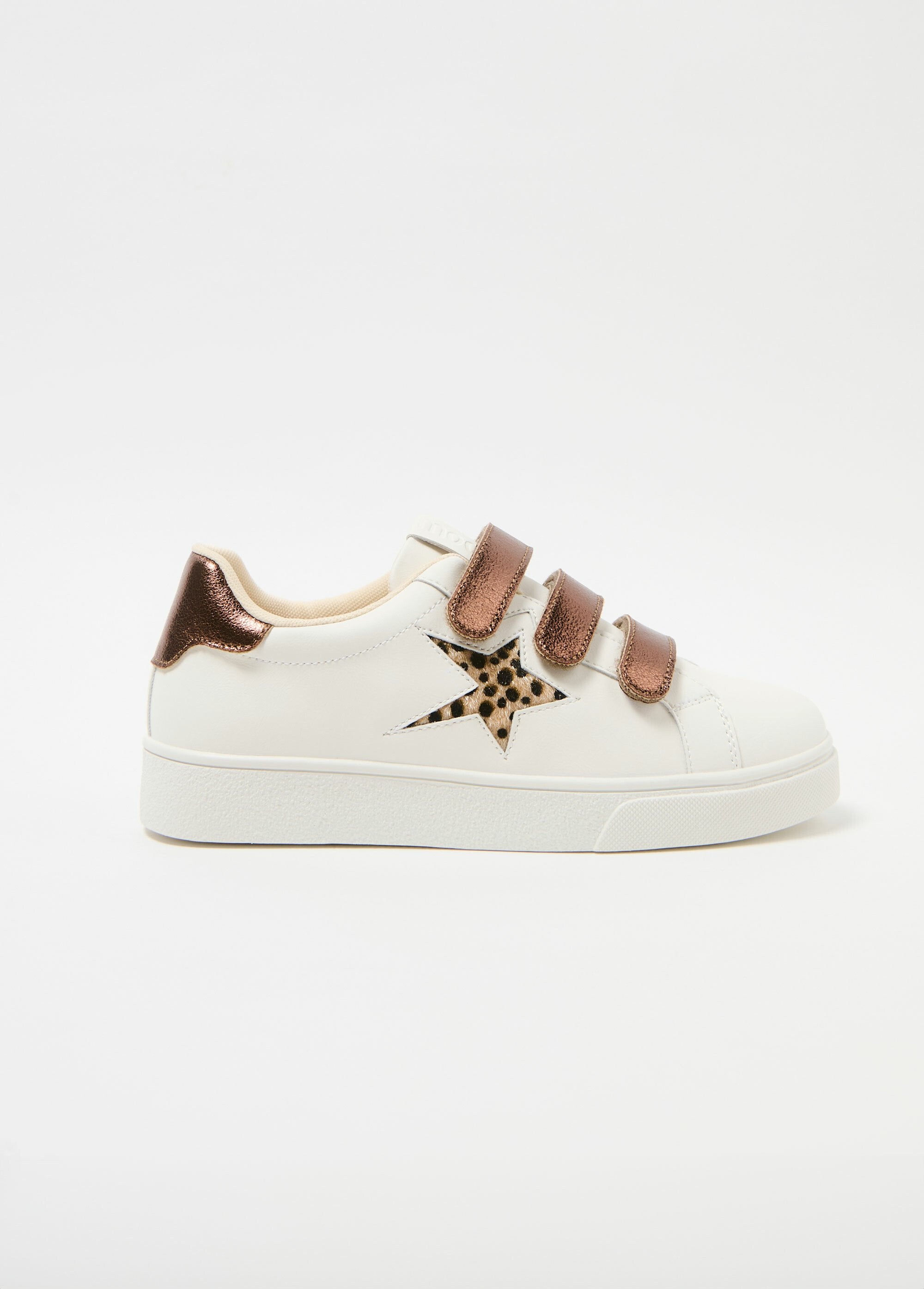 Scratch-off_sneakers_with_contrasting_heel_White_and_bronze_DR1_slim