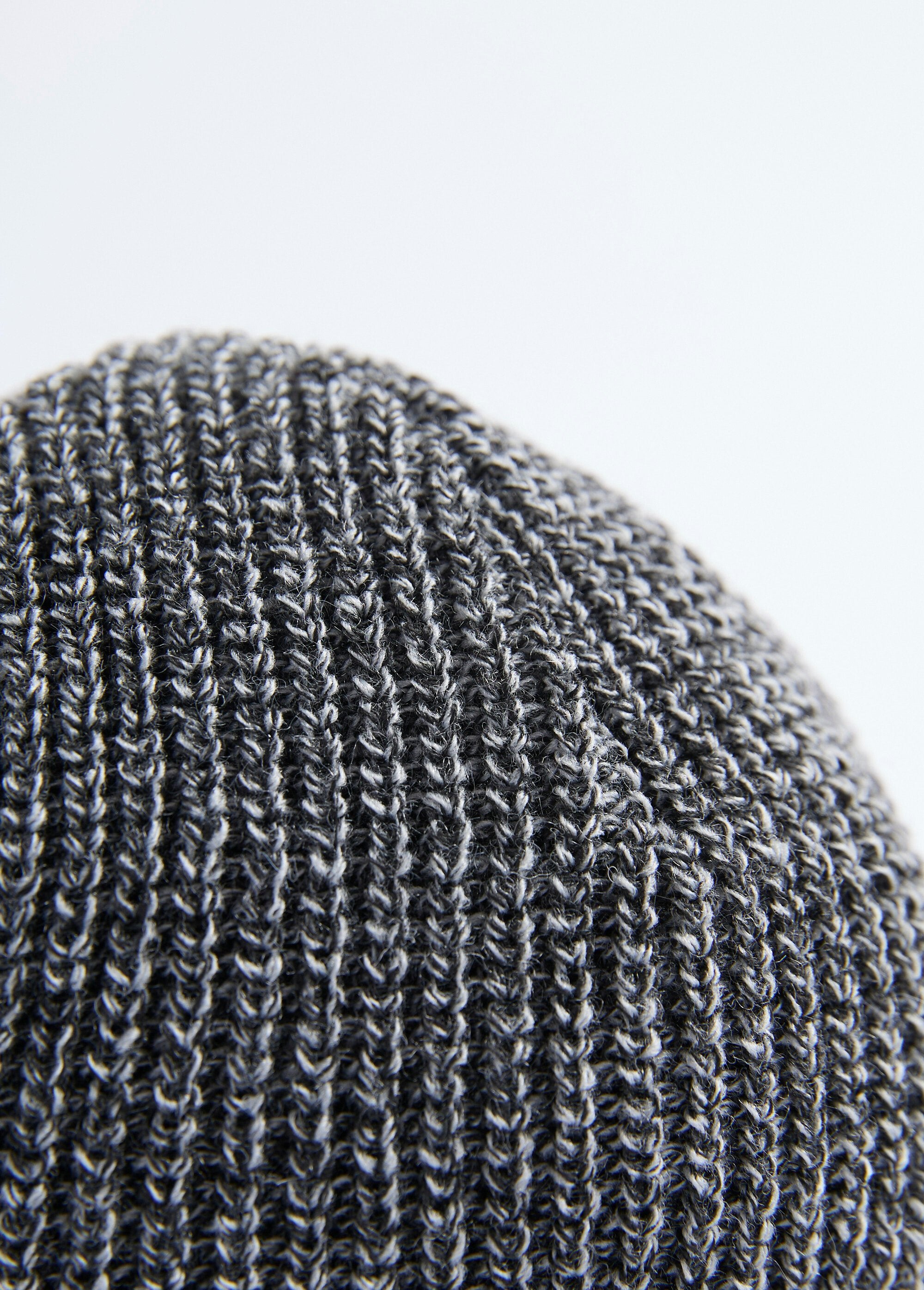 Ribbed_knit_hat_with_cuff_Gray_DE2_slim