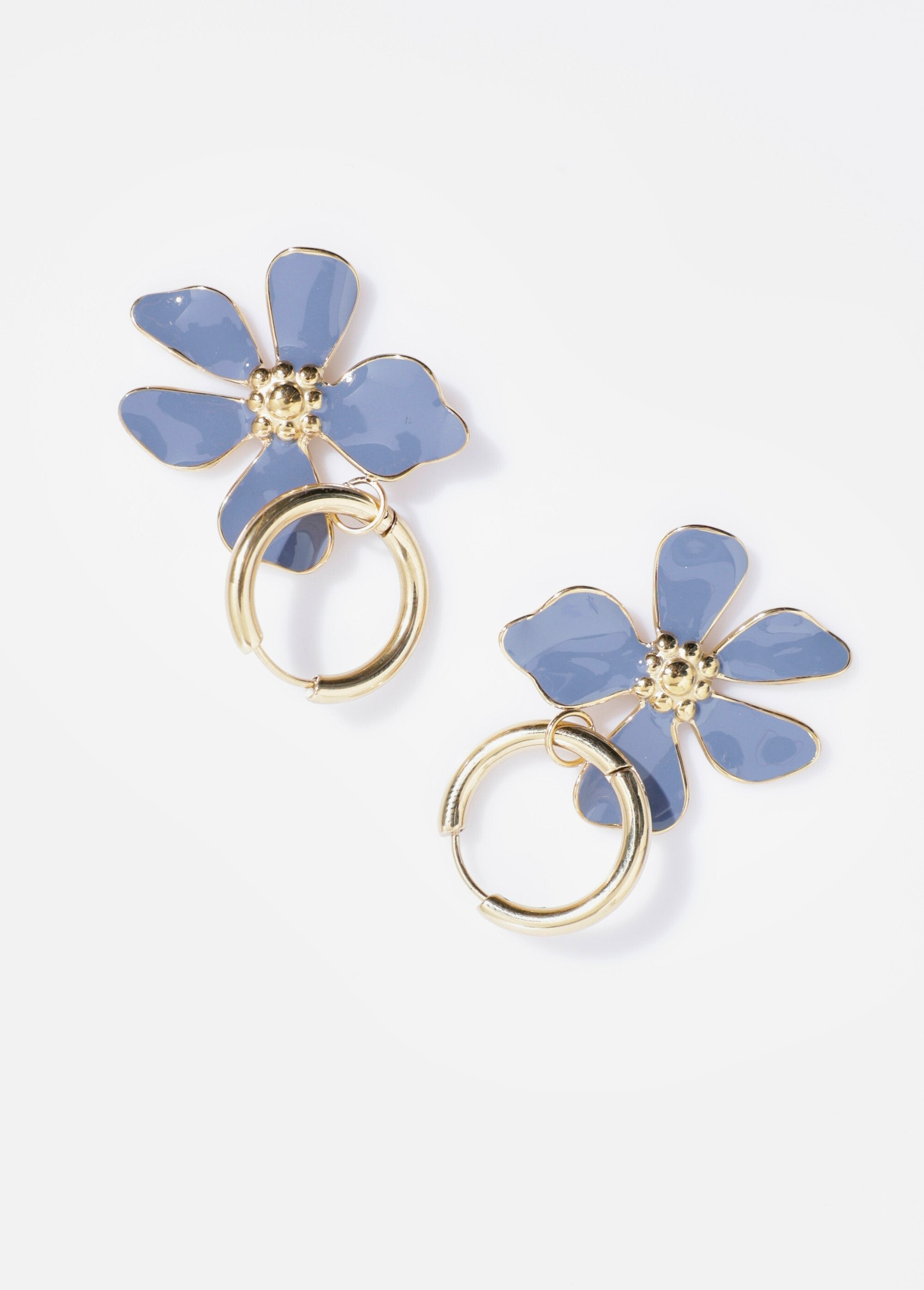 Azure_flower_motif_earrings_in_stainless_steel_Gold_and_blue_FA2_slim