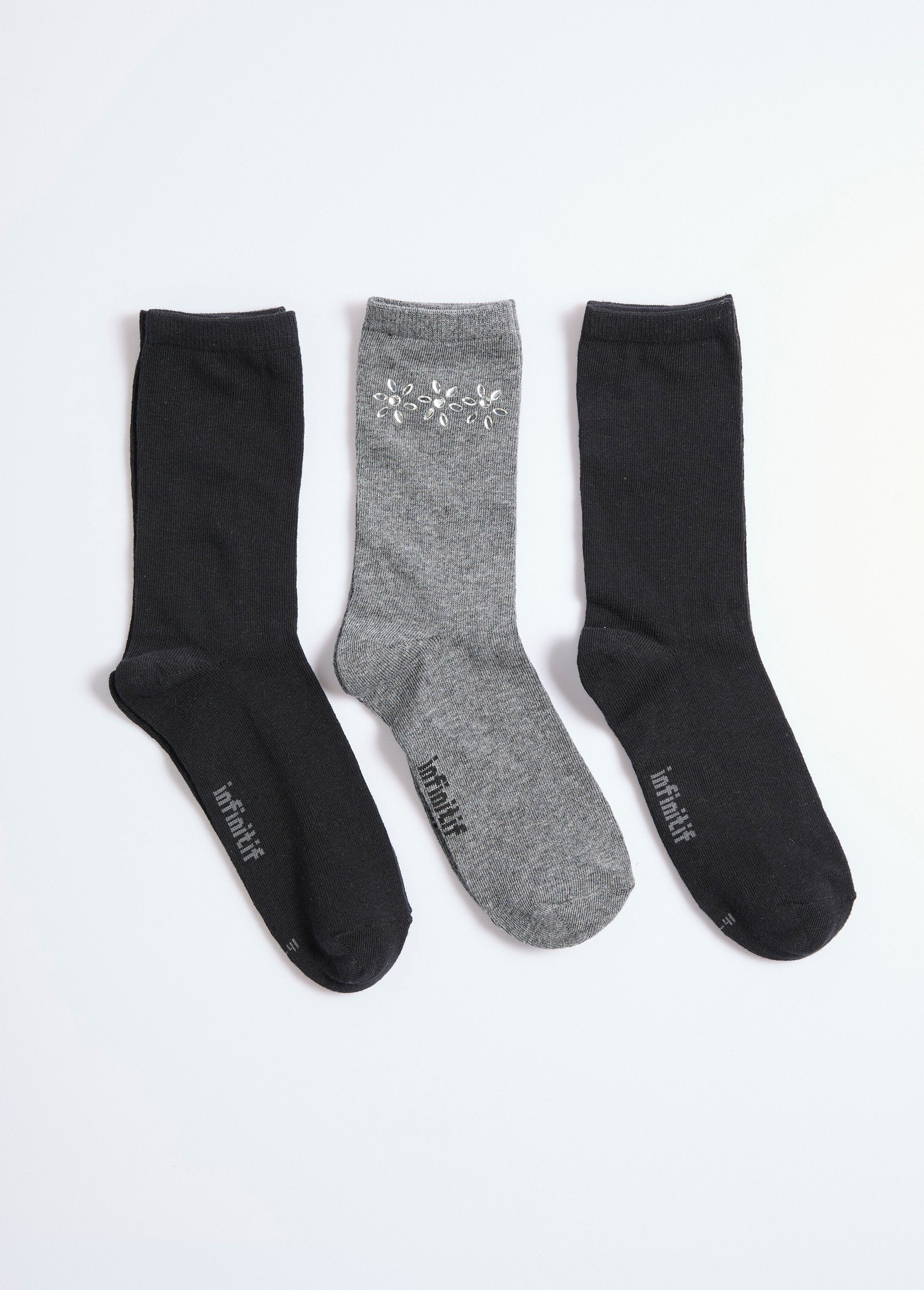 Socks,_with_rhinestone_flowers_Assorted_gray_DE1_slim