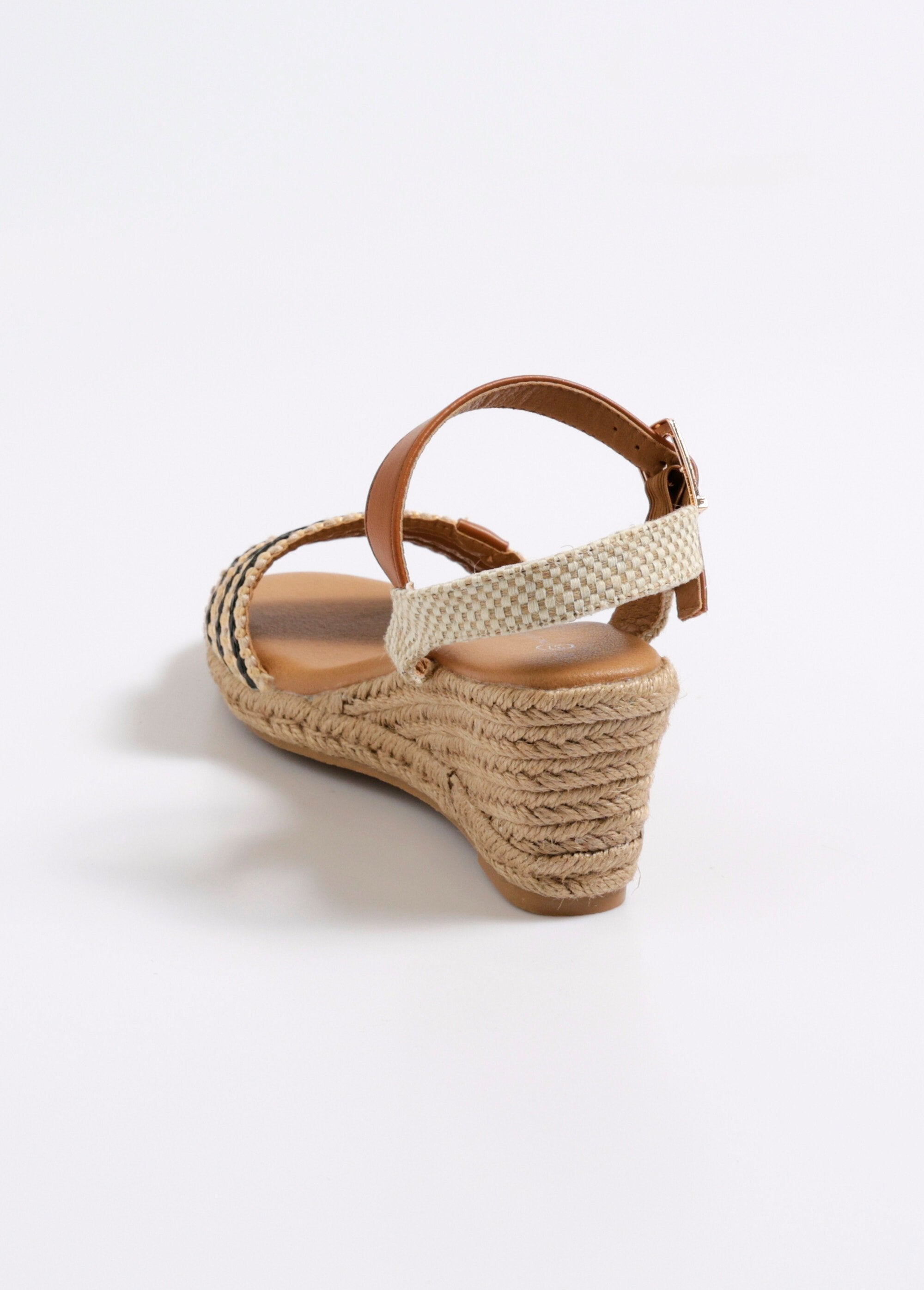Fancy_espadrille_with_faux_leather_details_Black_DO1_slim