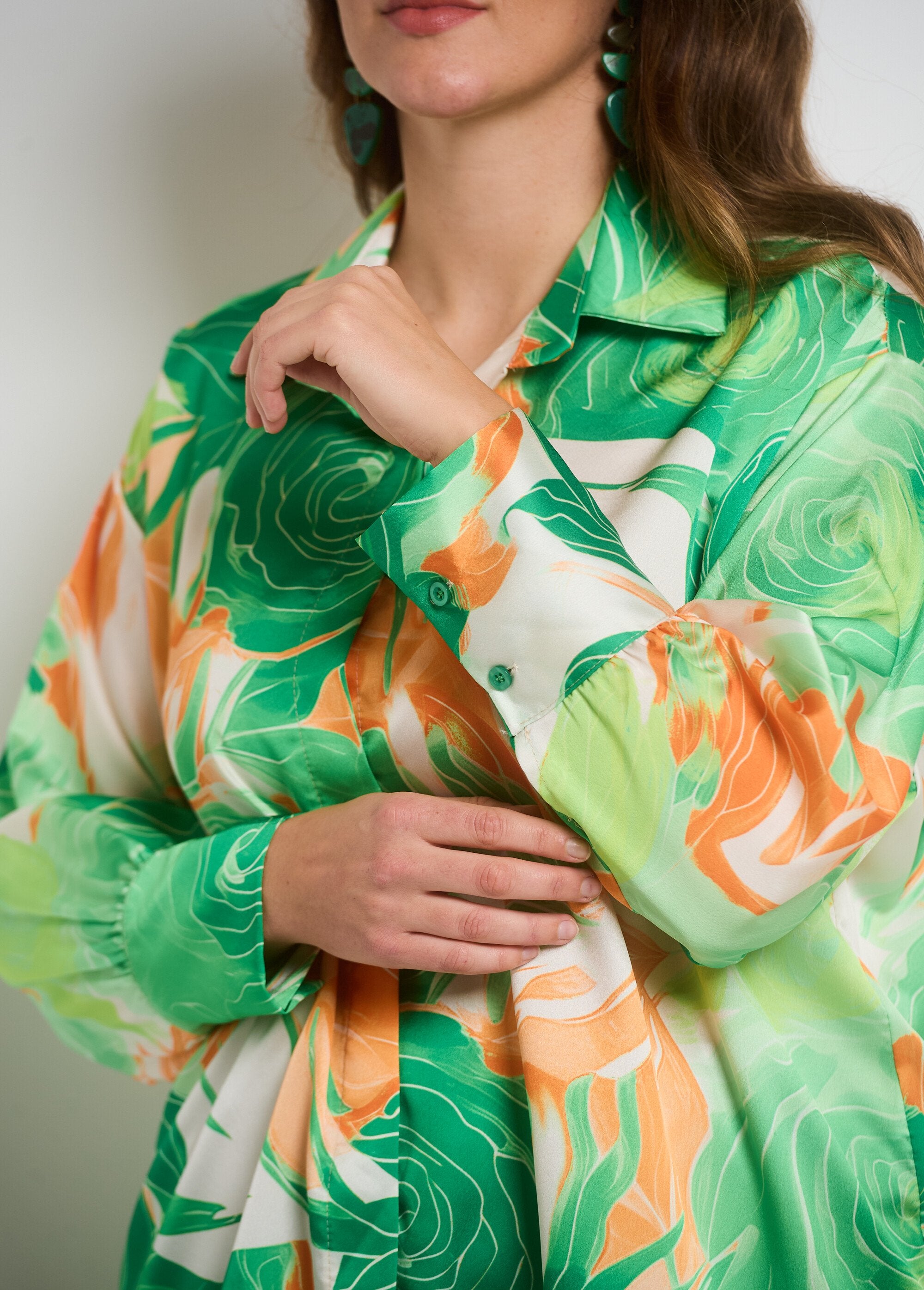 Long_sleeve_floral_satin_blouse_Green_and_orange_DE2_curvy