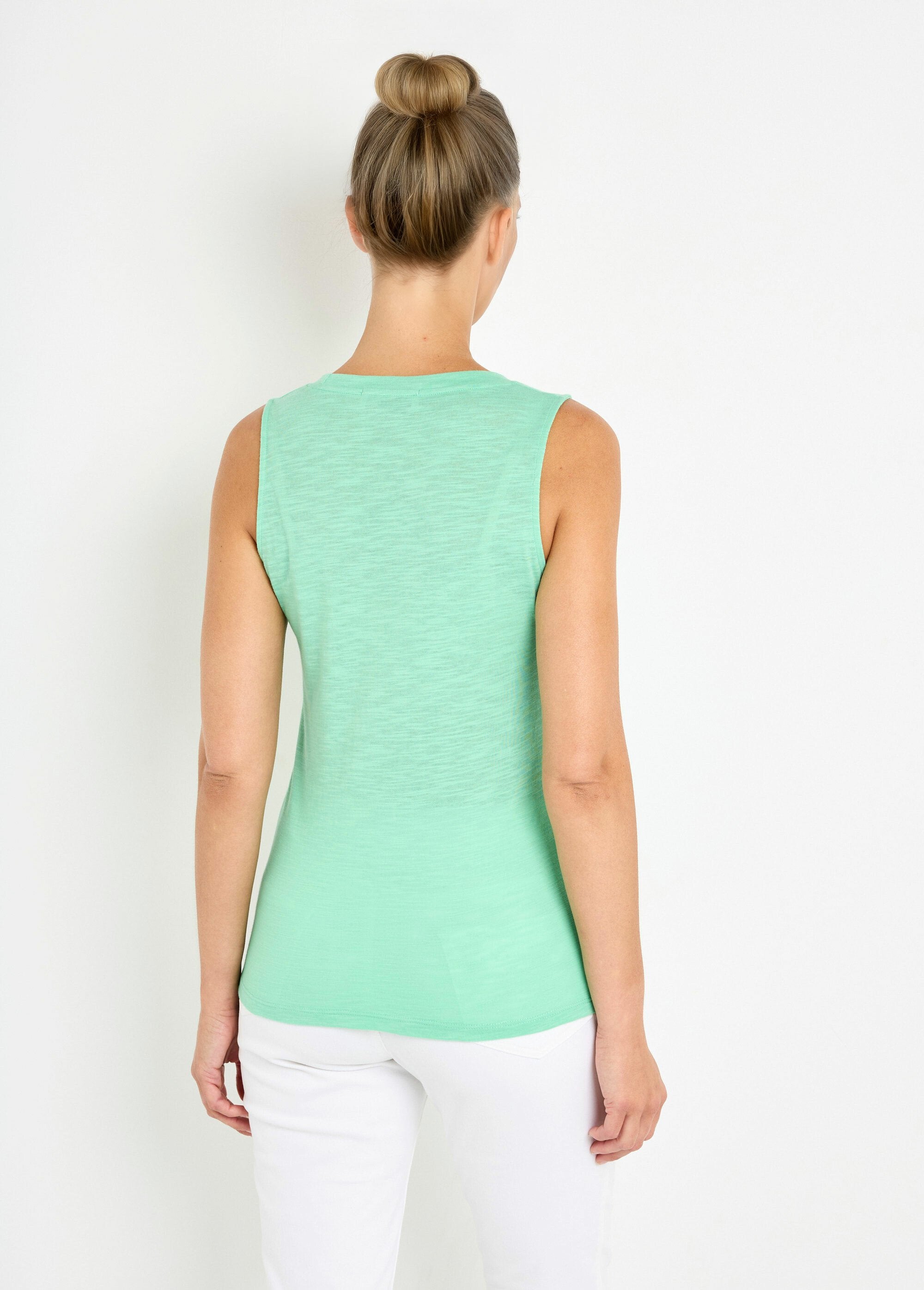 Flamed_knit_tank_top_with_dancer_collar_Green_DO1_slim