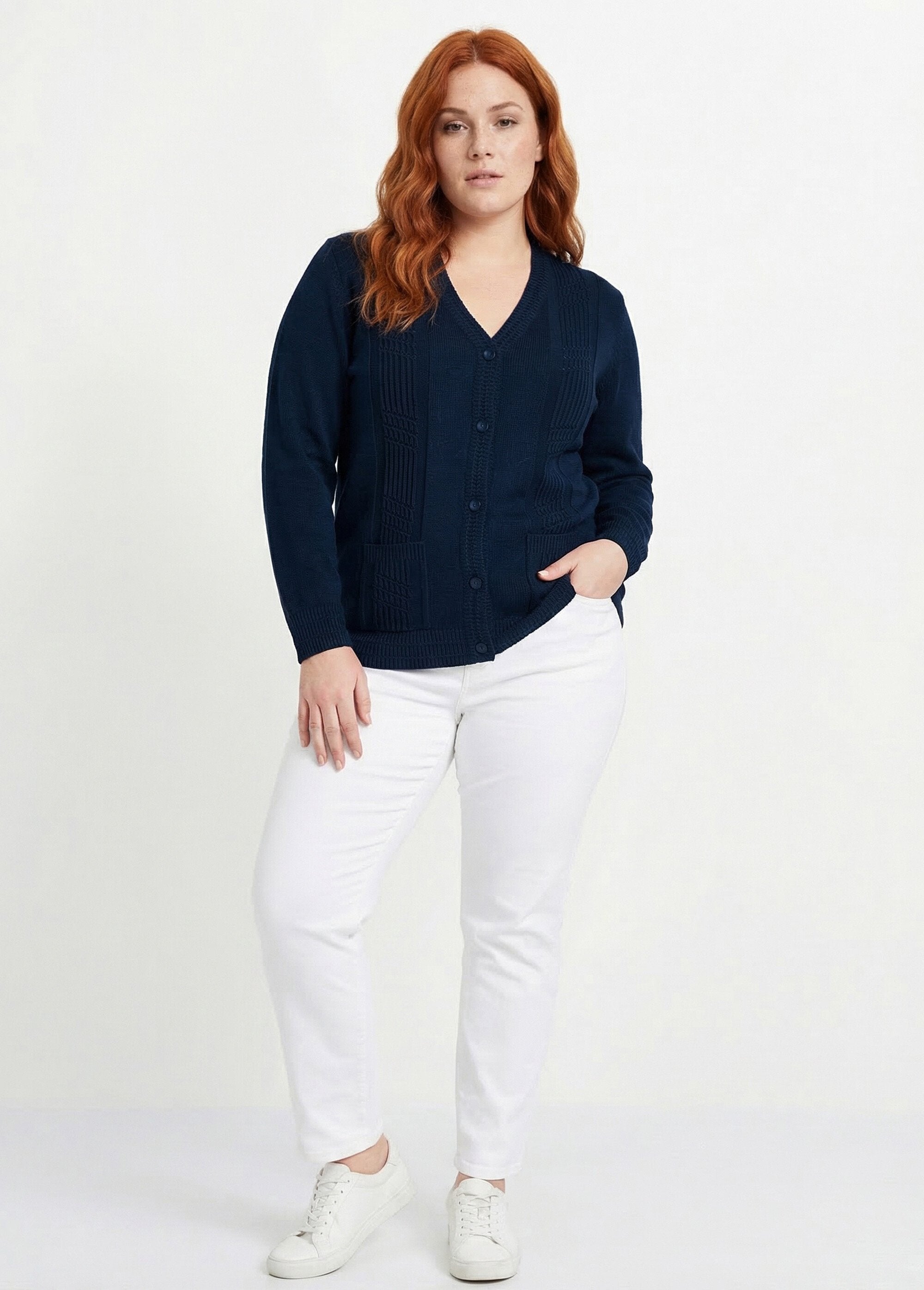 Long-sleeved_buttoned_cardigan_Marine_SF1_curvy