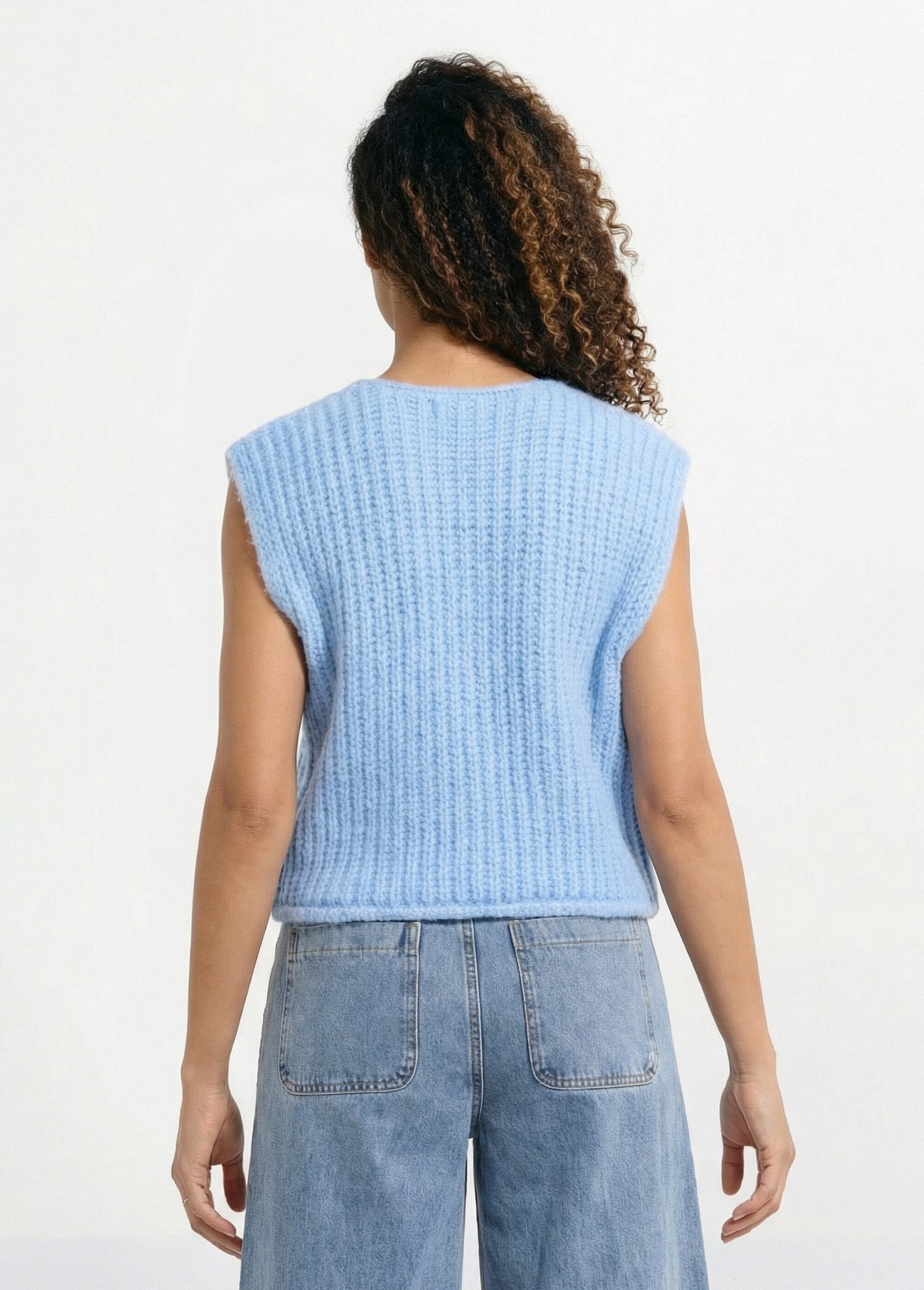 Sleeveless_vest_with_jeweled_buttons_Sky_DO1_slim