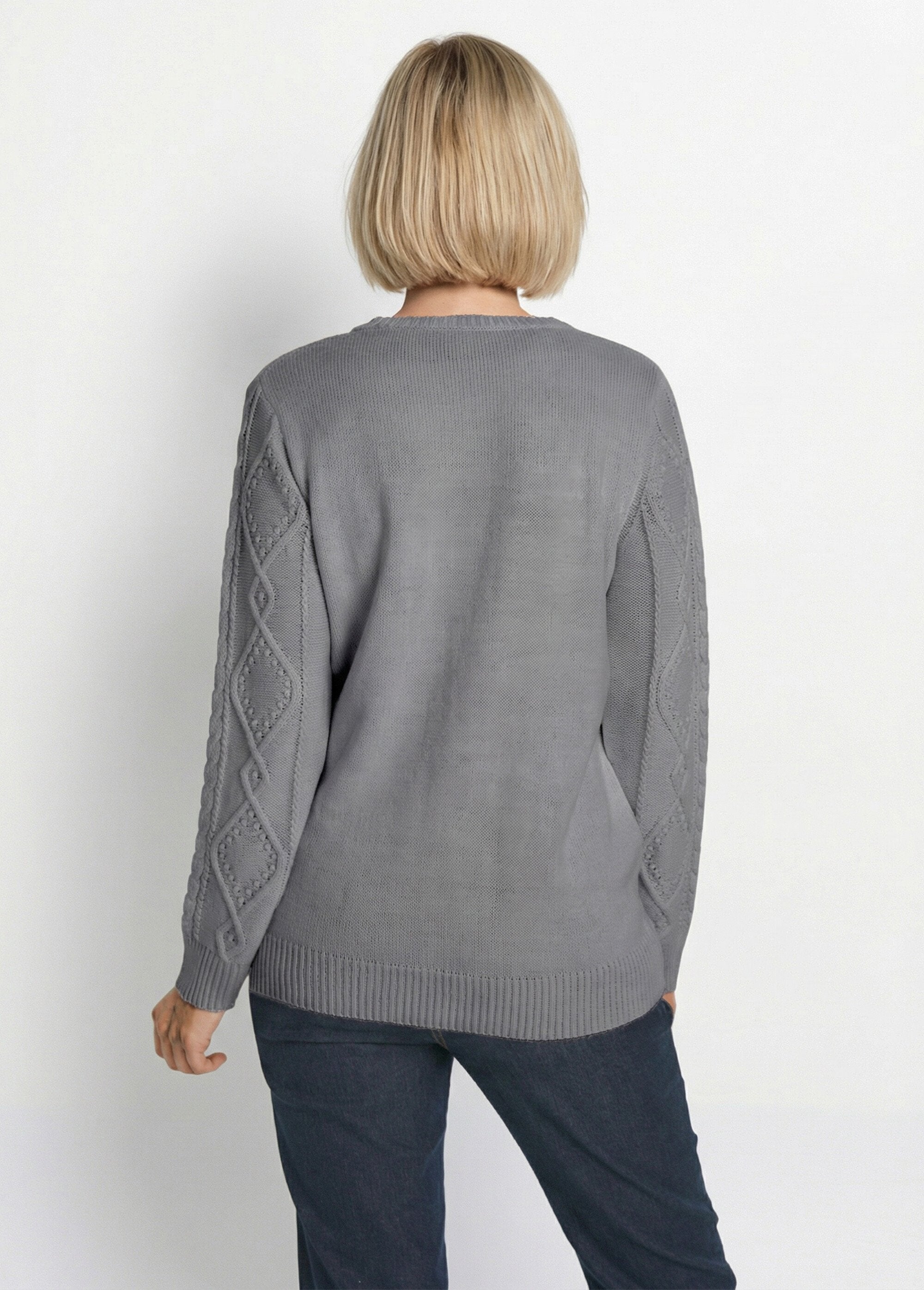 Warm_zipped_cardigan_with_cable_high_collar_Gray_DO1_slim