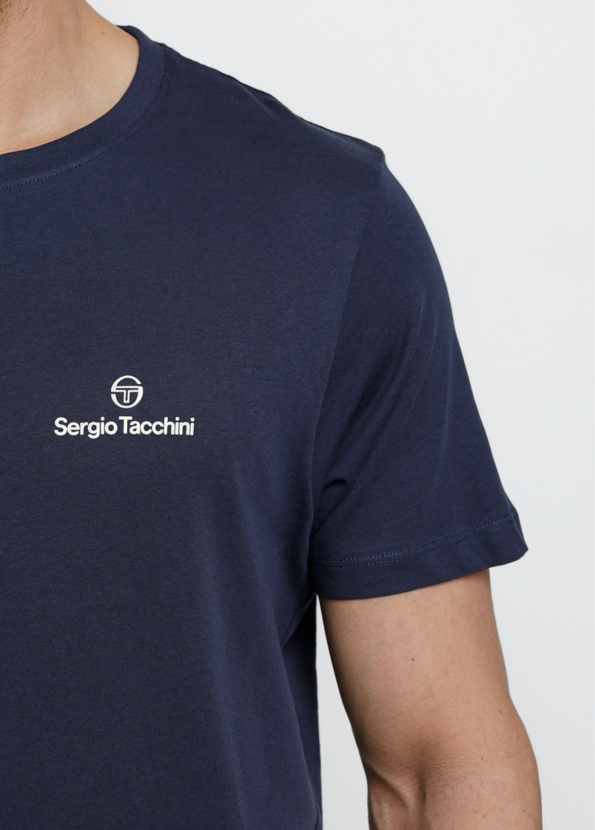 Dark,_short-sleeved_round_neck_t-shirt_Marine_DE1_slim