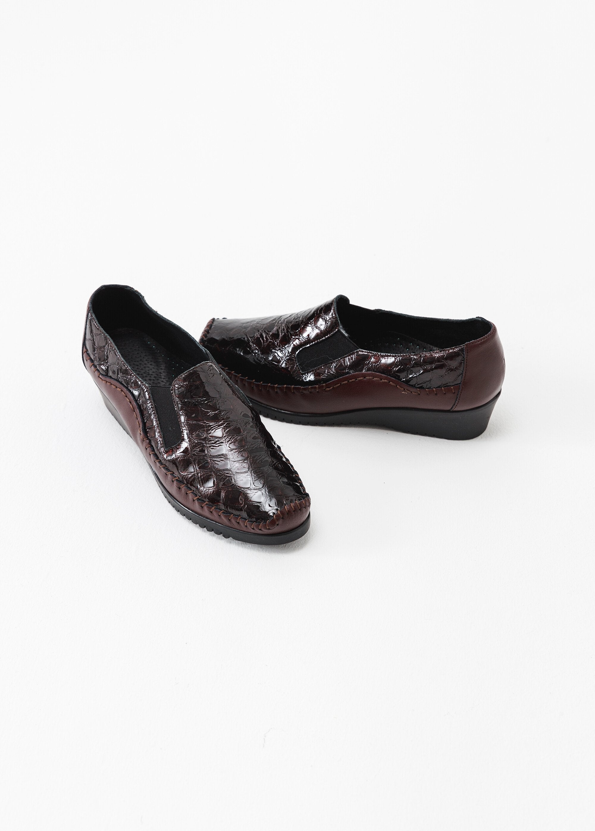 Bi-material_leather_moccasin_Bordeaux_DE1_slim