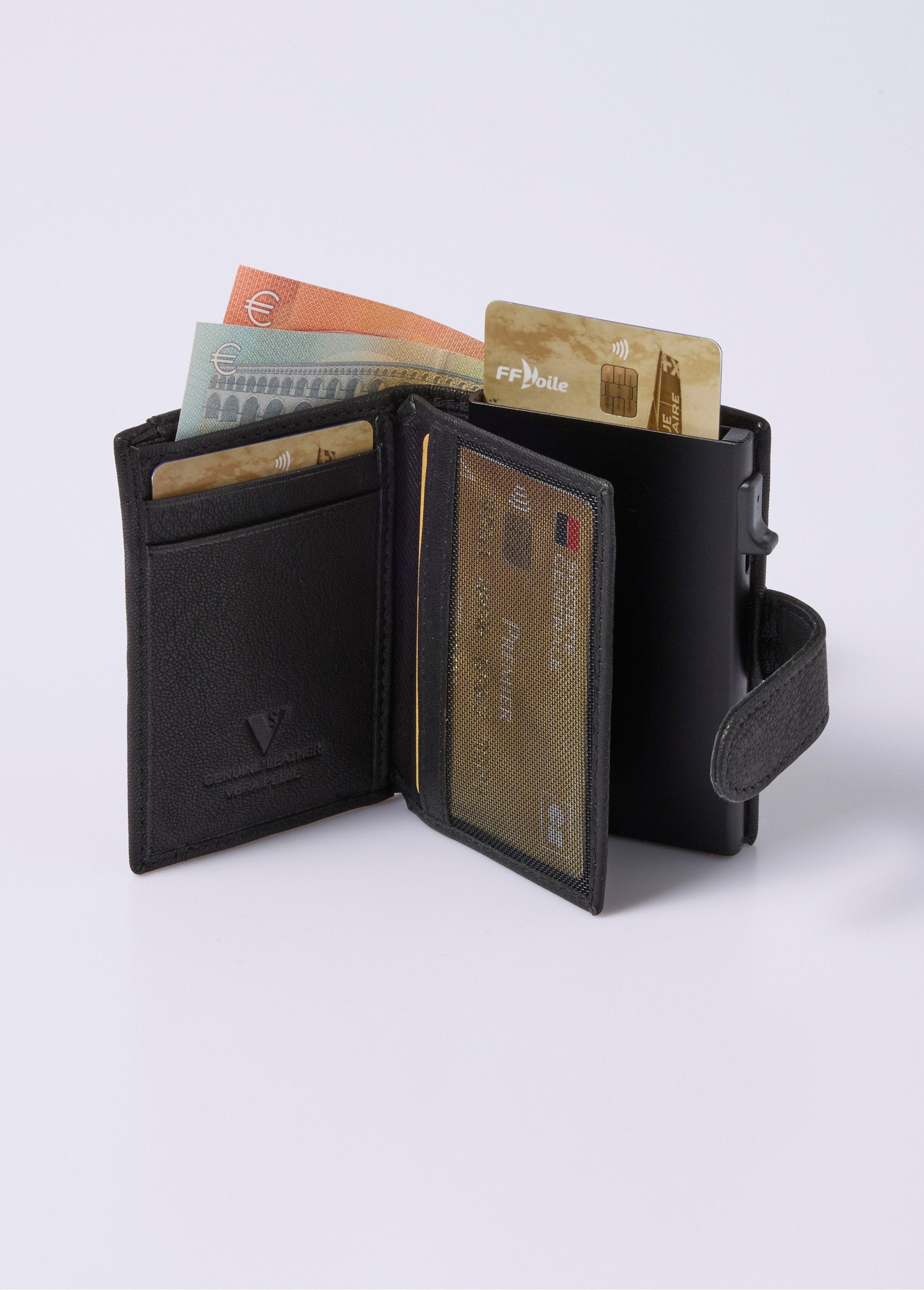 RFID-proof_leather_wallet_Black_DE1_slim