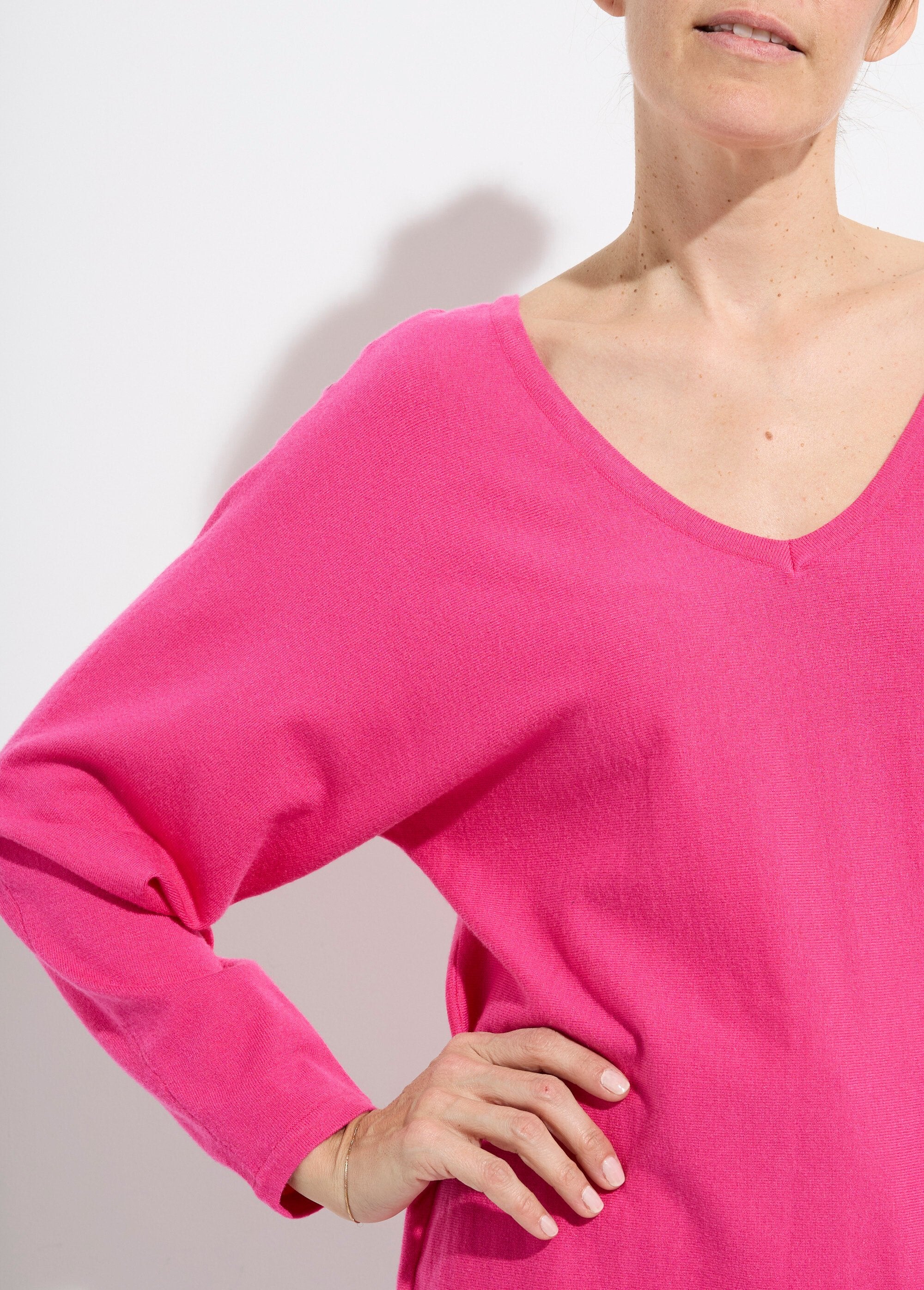 Pull_col_V_maille_fine_éco-responsable_Fuchsia_DE1_slim