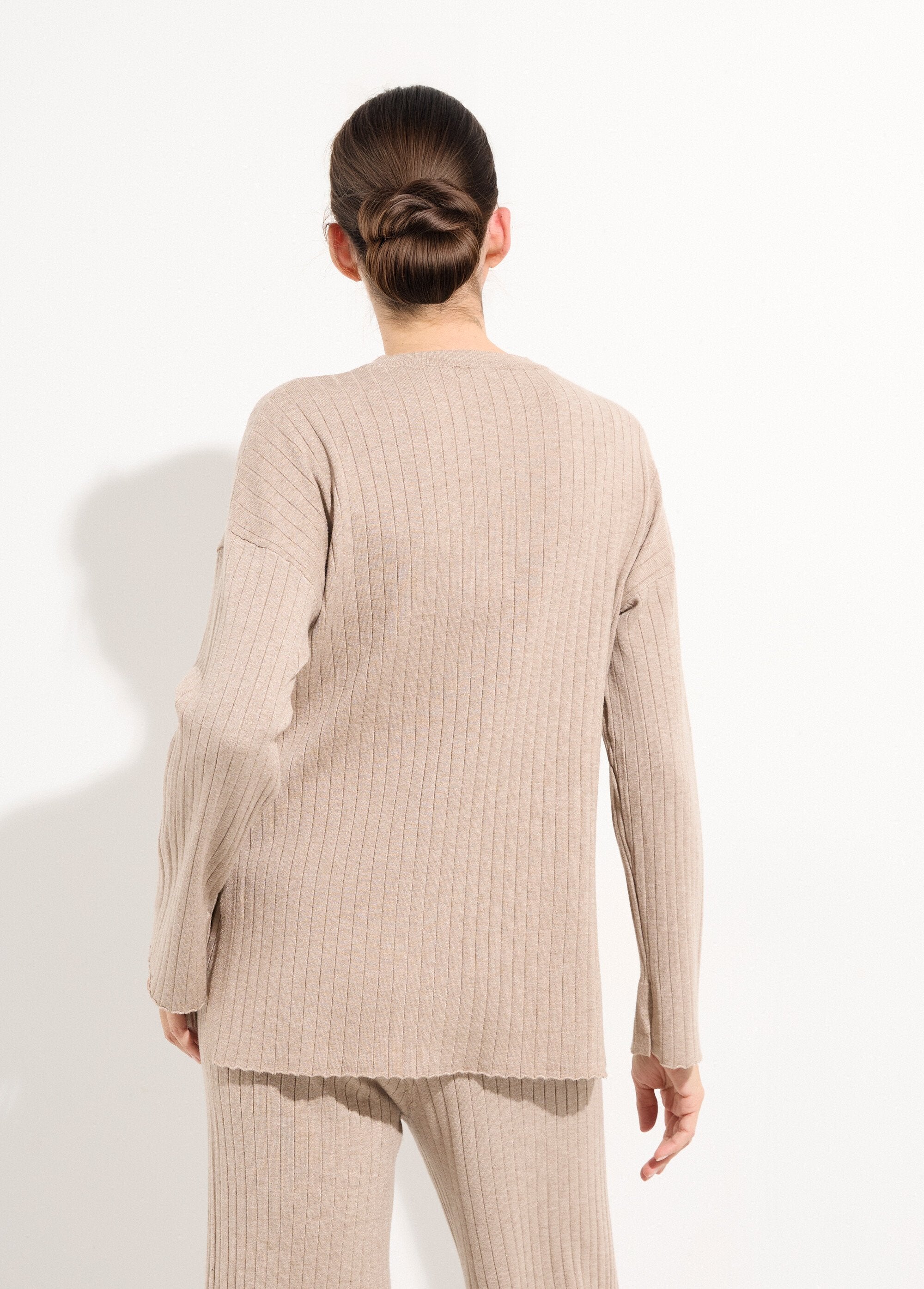 Comfort_sweater_with_flat_rib_knit_Beige_DO1_slim