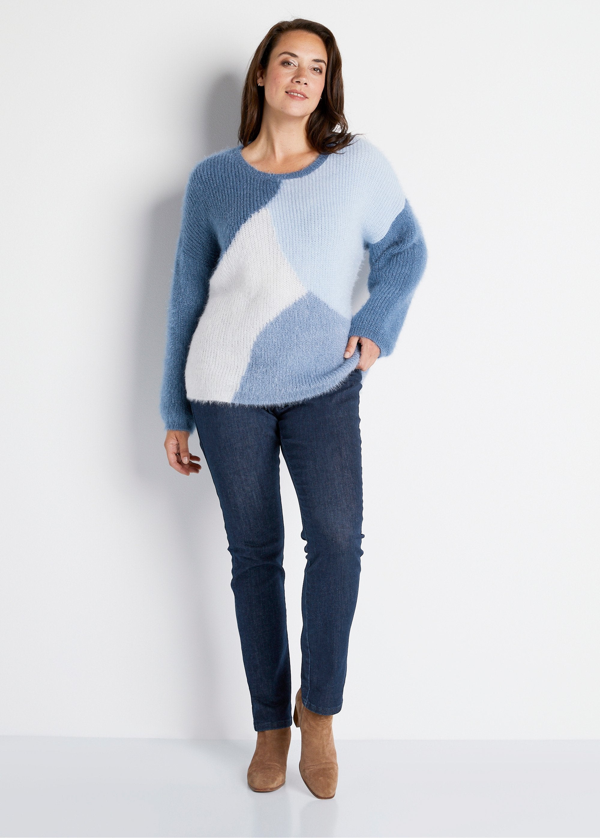 Soft_colorblock_hairy_knit_sweater_Blue_and_ecru_SF1_curvy