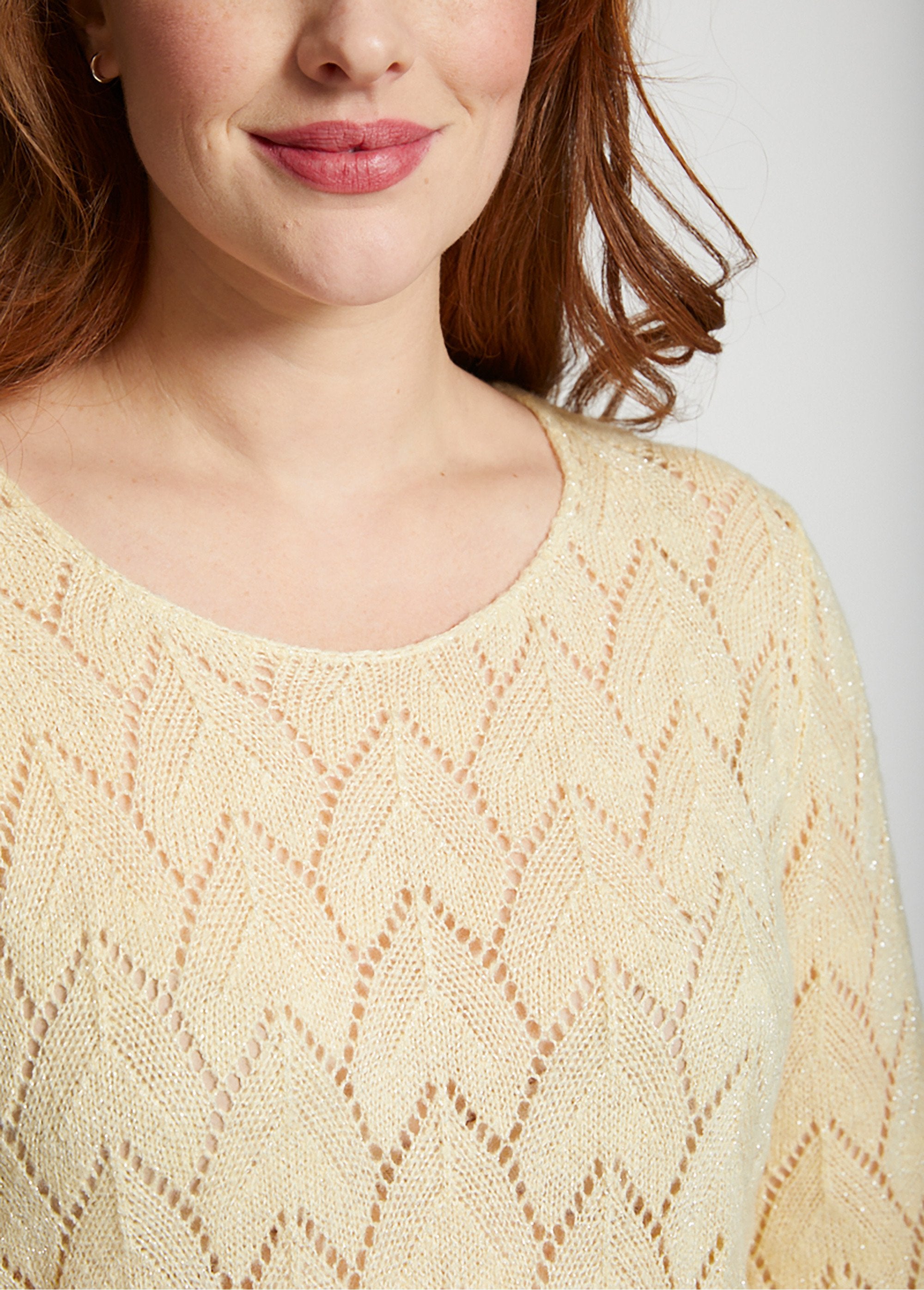 Openwork_knit_sweater_with_recycled_fibers_Vanilla_DE2_curvy