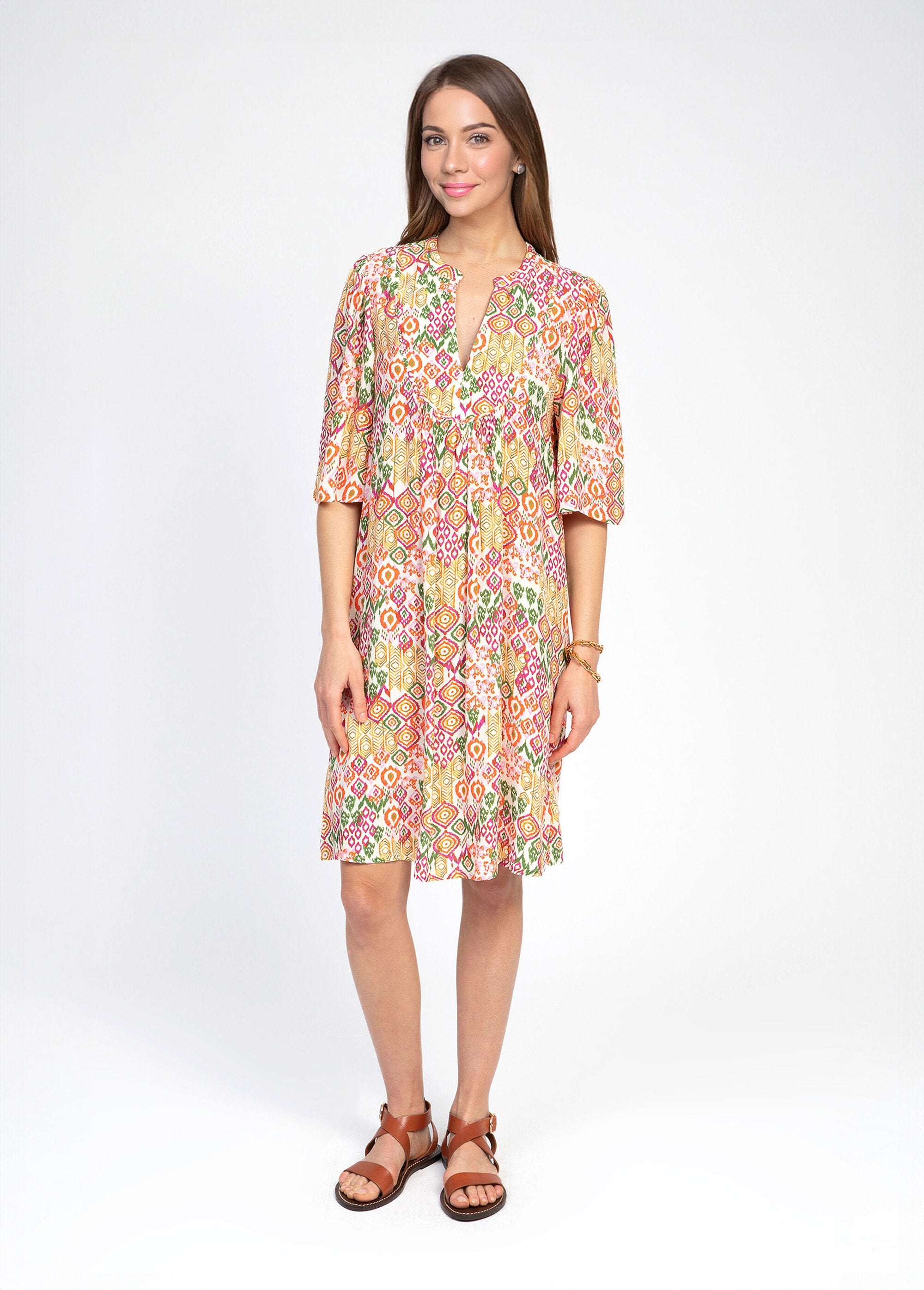 Fluid_ethnic_print_dress_with_V-neck_Red_print_FA1_slim