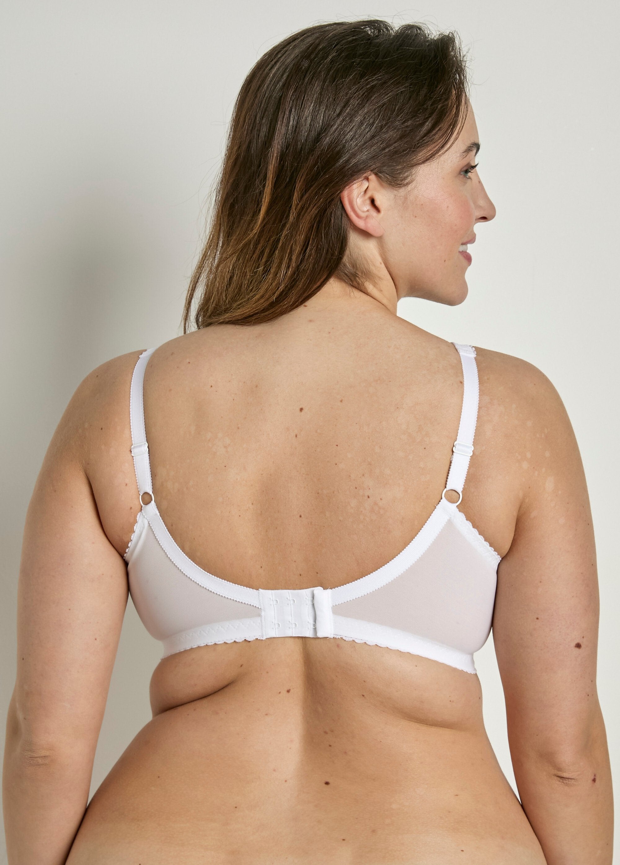 Full_coverage_lace_Non-wired_bra_White_DO1_curvy