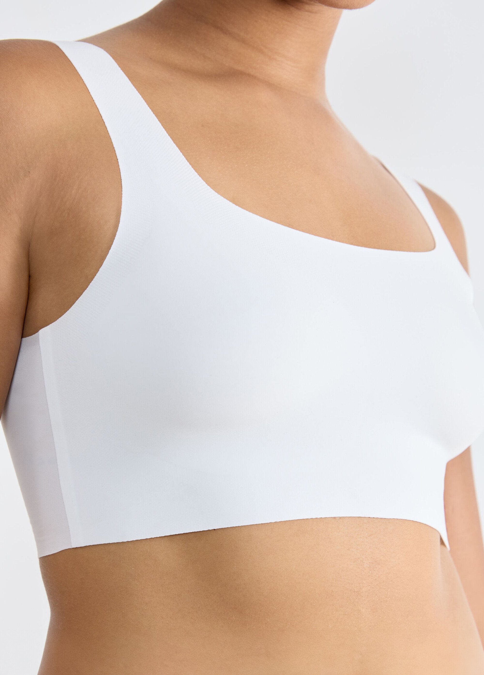 Invisible_microfiber_bra_White_DE1_slim