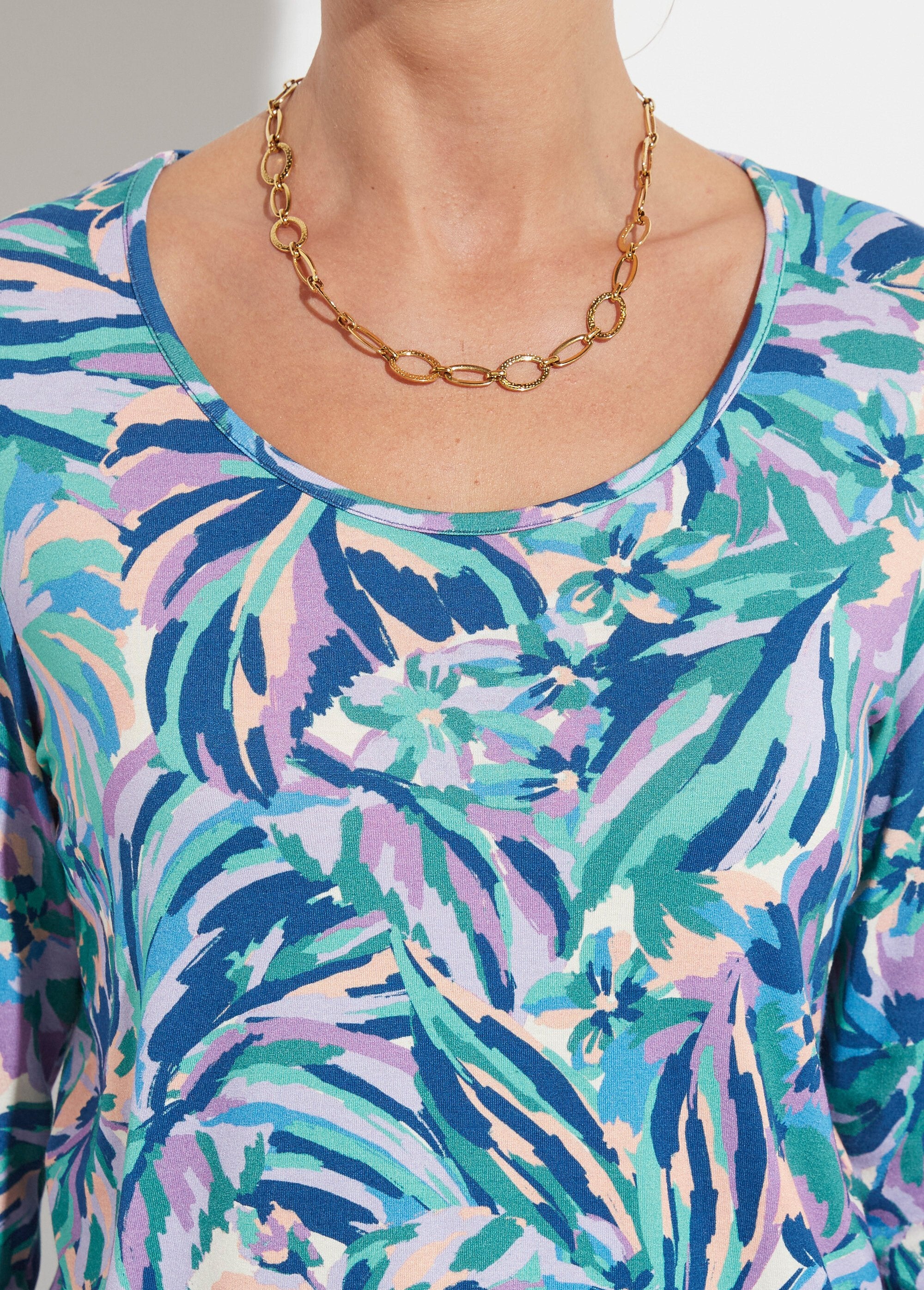 Round_neck_t-shirt_with_3/4_sleeves_Blue_print_DE1_slim