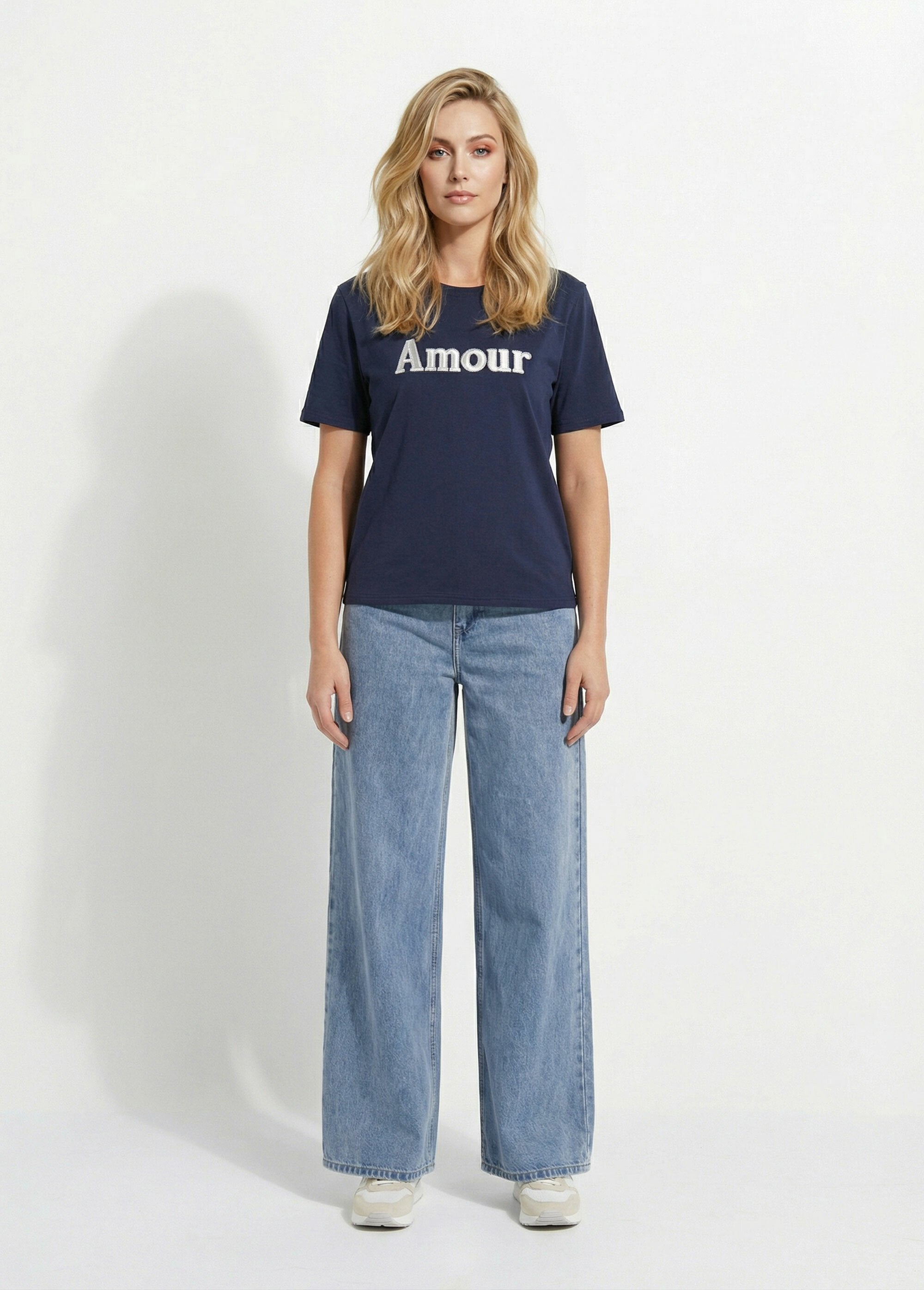 Cotton_T-shirt_with_the_word_"Love"_printed_on_it_Navy_and_white_SF1_slim