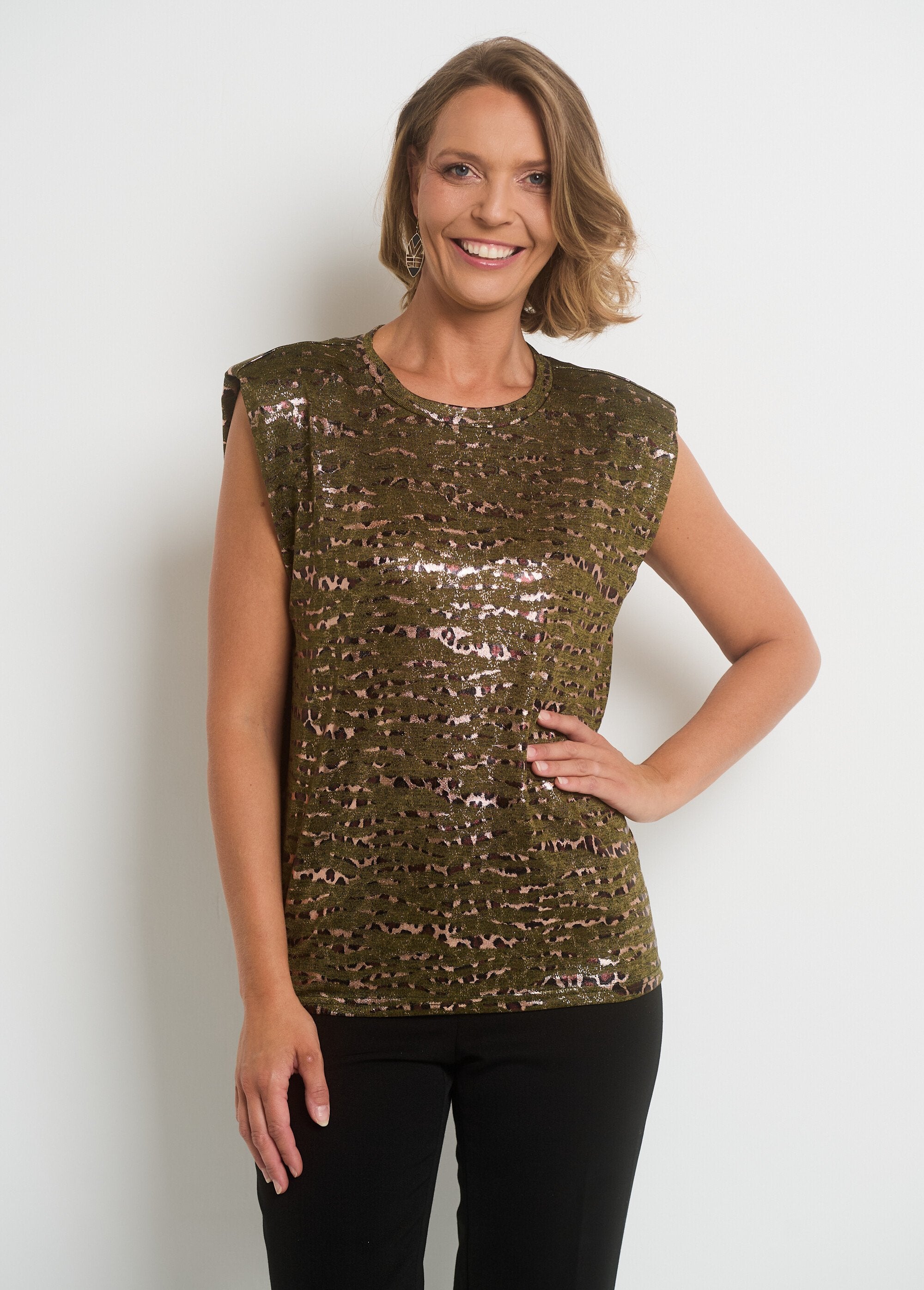 Sleeveless_animal_print_t-shirt_Khaki_prints_FA1_slim
