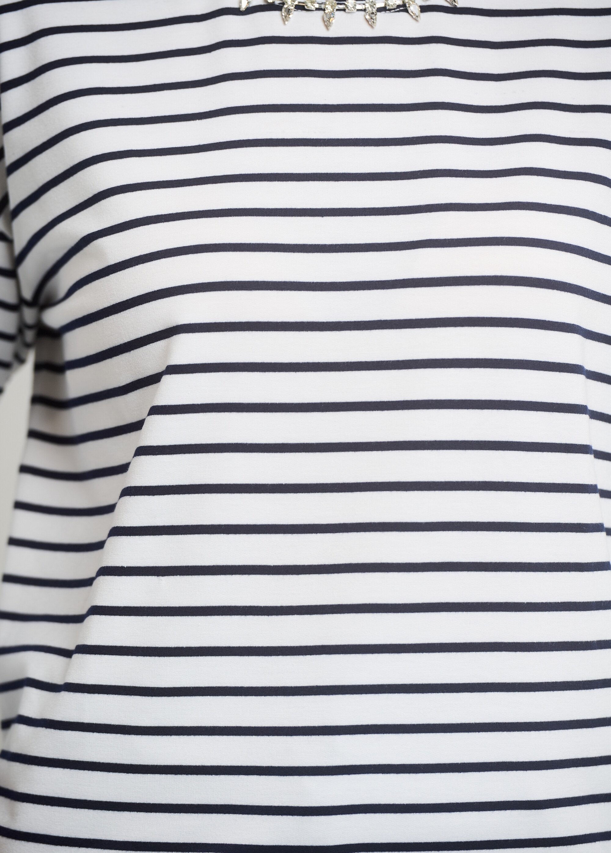 Striped_T-shirt_with_rhinestone_neckline_White_striped_DE2_slim