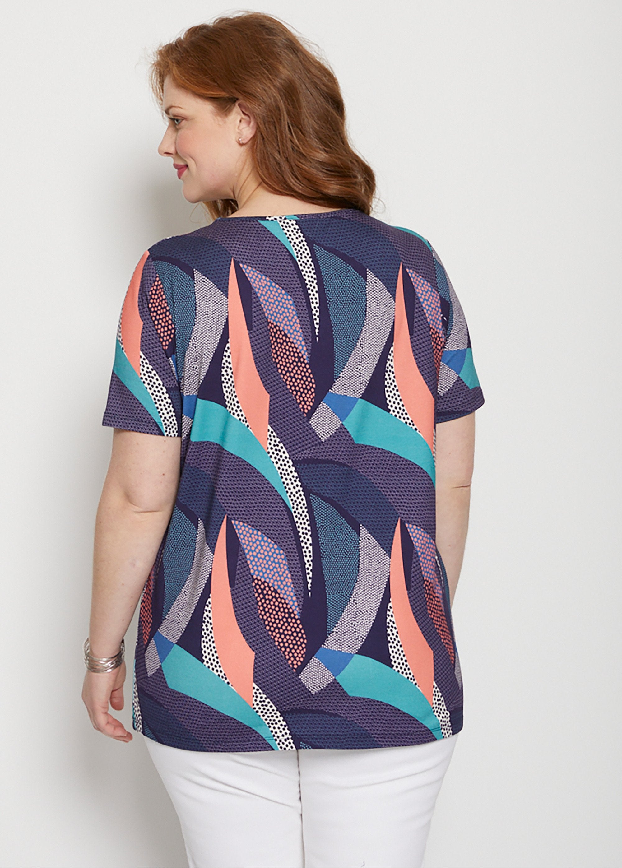 V-neck_jersey_t-shirt_with_iridescent_braid_Blue_and_emerald_DO1_curvy