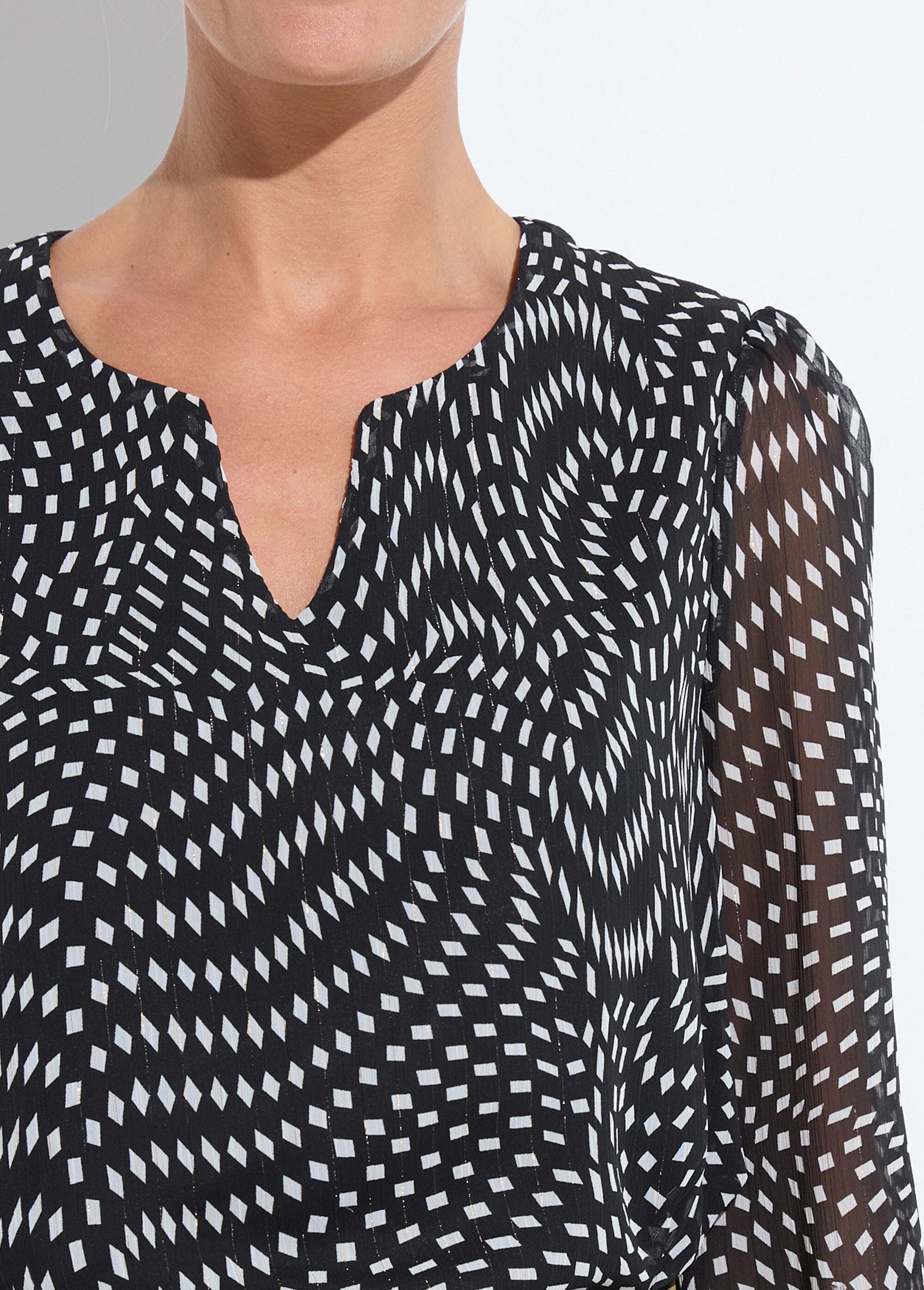 Long-sleeved_graphic_voile_tunic_Black_and_white_DE1_slim