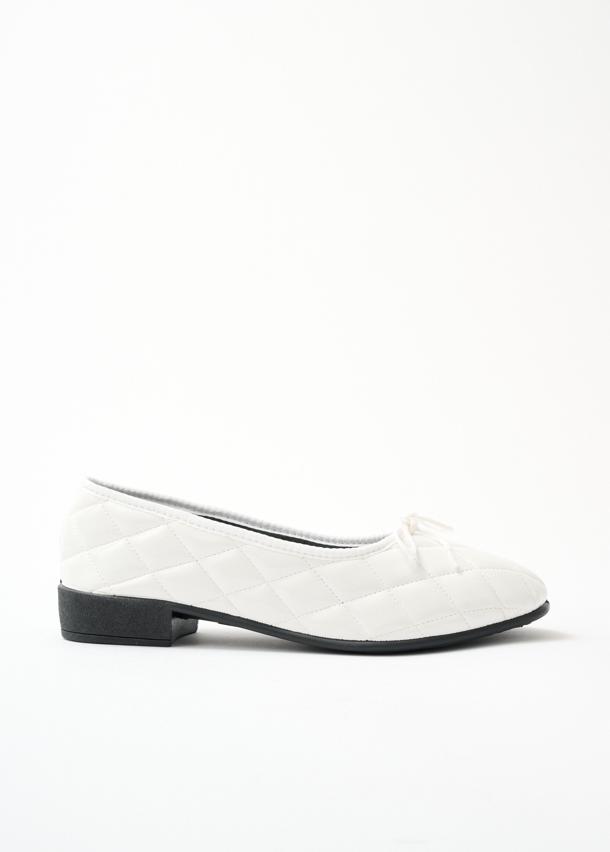 Standard_width_vegan_ballerinas_White_DR1_slim