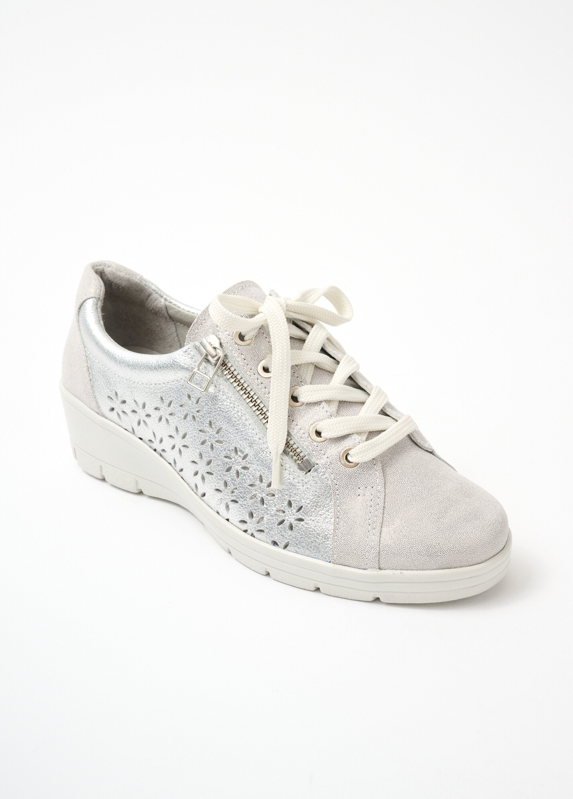 Wide_leather_laced_sneakers_Money_FA1_slim