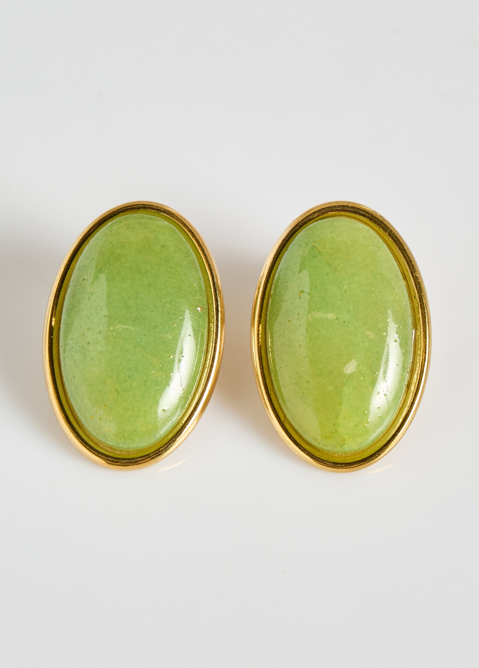 Stainless_steel_oval_medallion_earrings_Green_FA1_slim