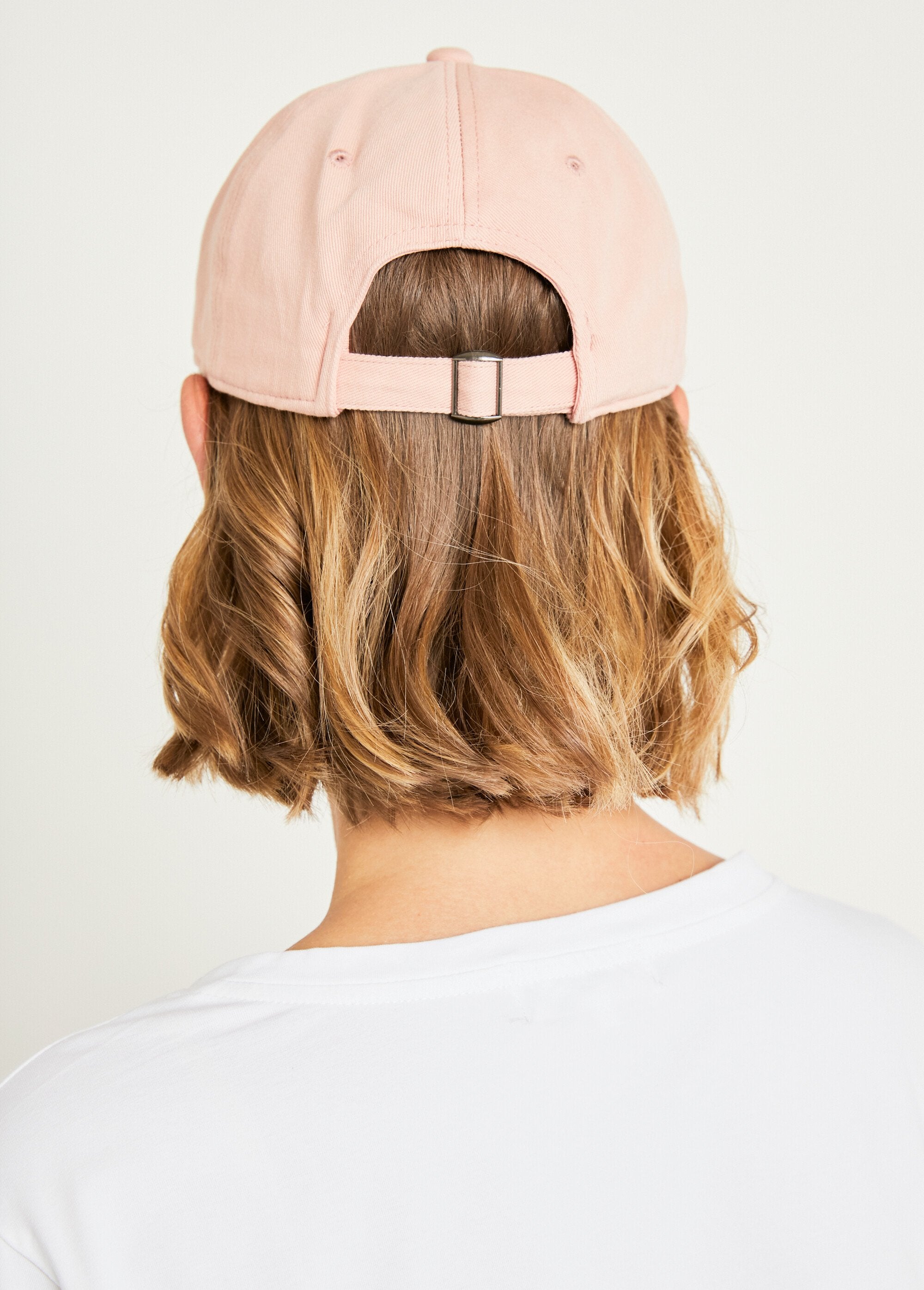 Cap_with_message_embroidery_Pink_DO1_slim