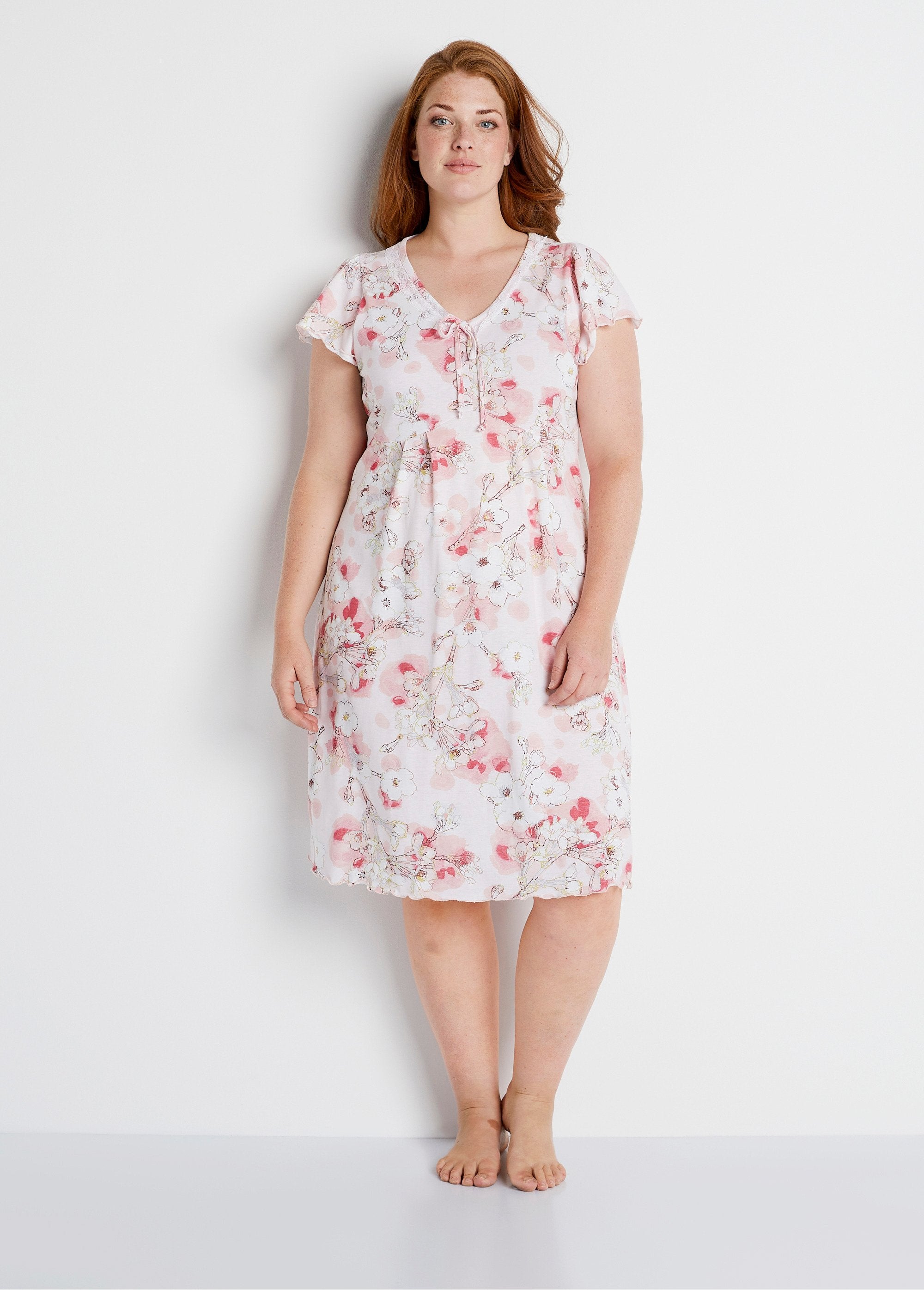 Mid-length_short-sleeved_nightgown_Pink_print_FA1_curvy