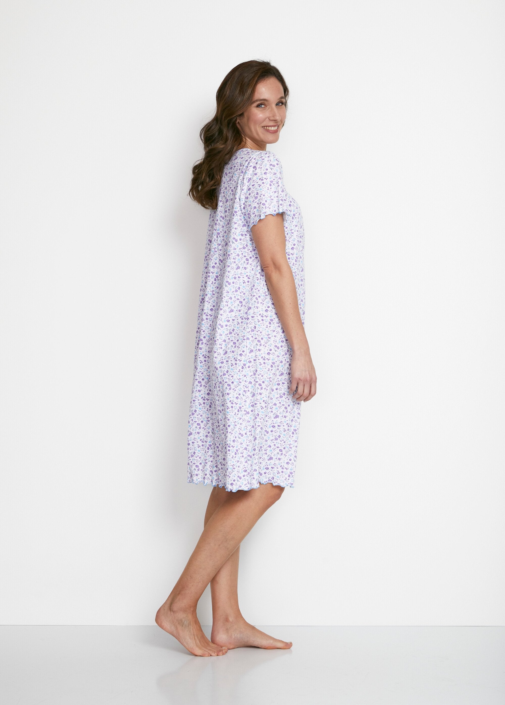 Mid-length_short-sleeved_nightgown_Lilac_and_blue_DR1_slim