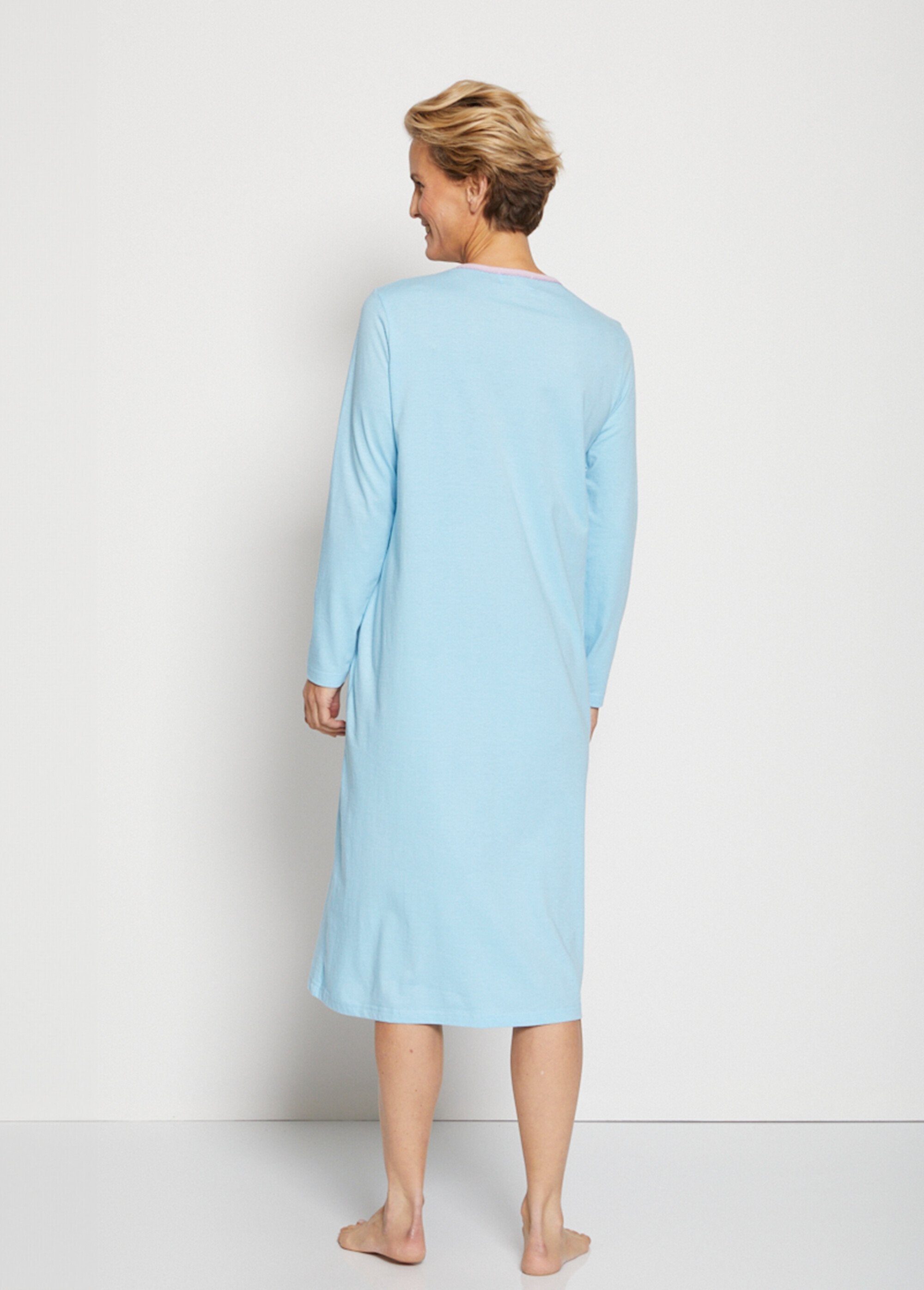 Mid-length_nightgown_with_long_sleeves_Blue_DO1_slim