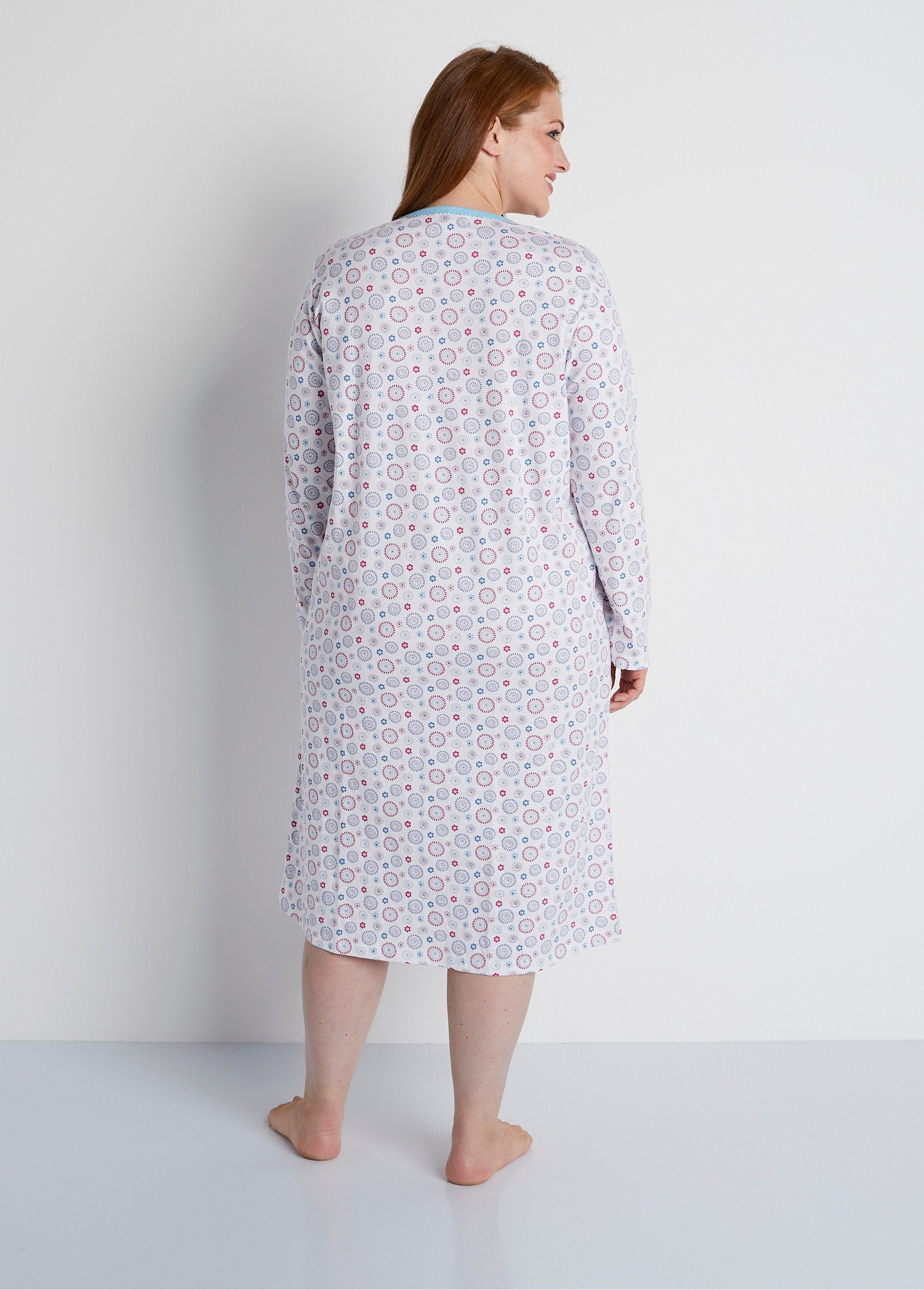 Mid-length_nightgown_with_long_sleeves_Printed_DO1_curvy