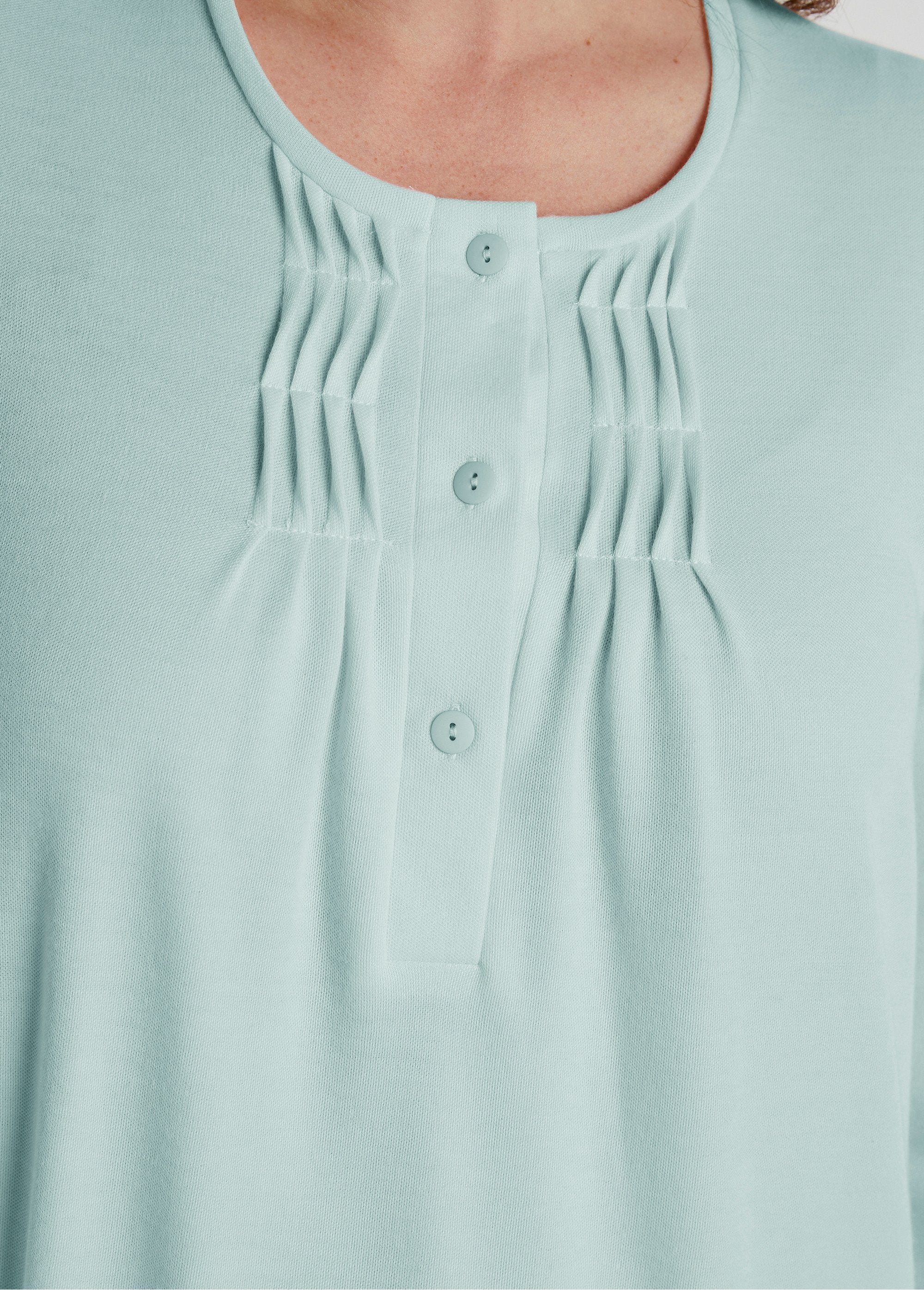 Anti-static_buttoned_nightgown_Mint_DE2_curvy