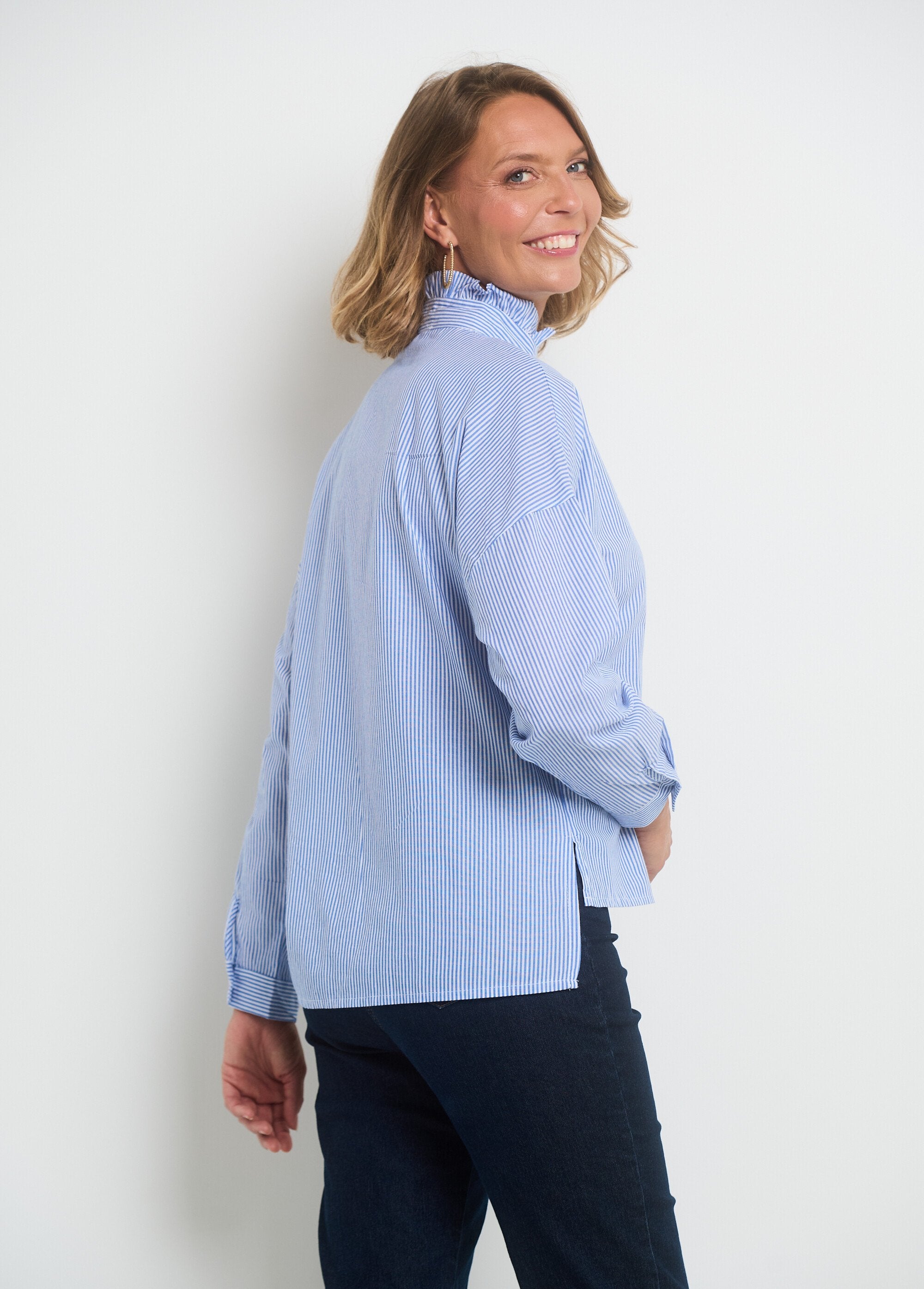 Striped_blouse_with_pleated_stand-up_collar_Blue_and_white_DO1_slim