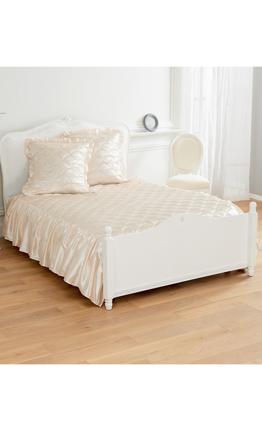 Quilted_plain_satin_bedspread_Ecru_FA1_slim