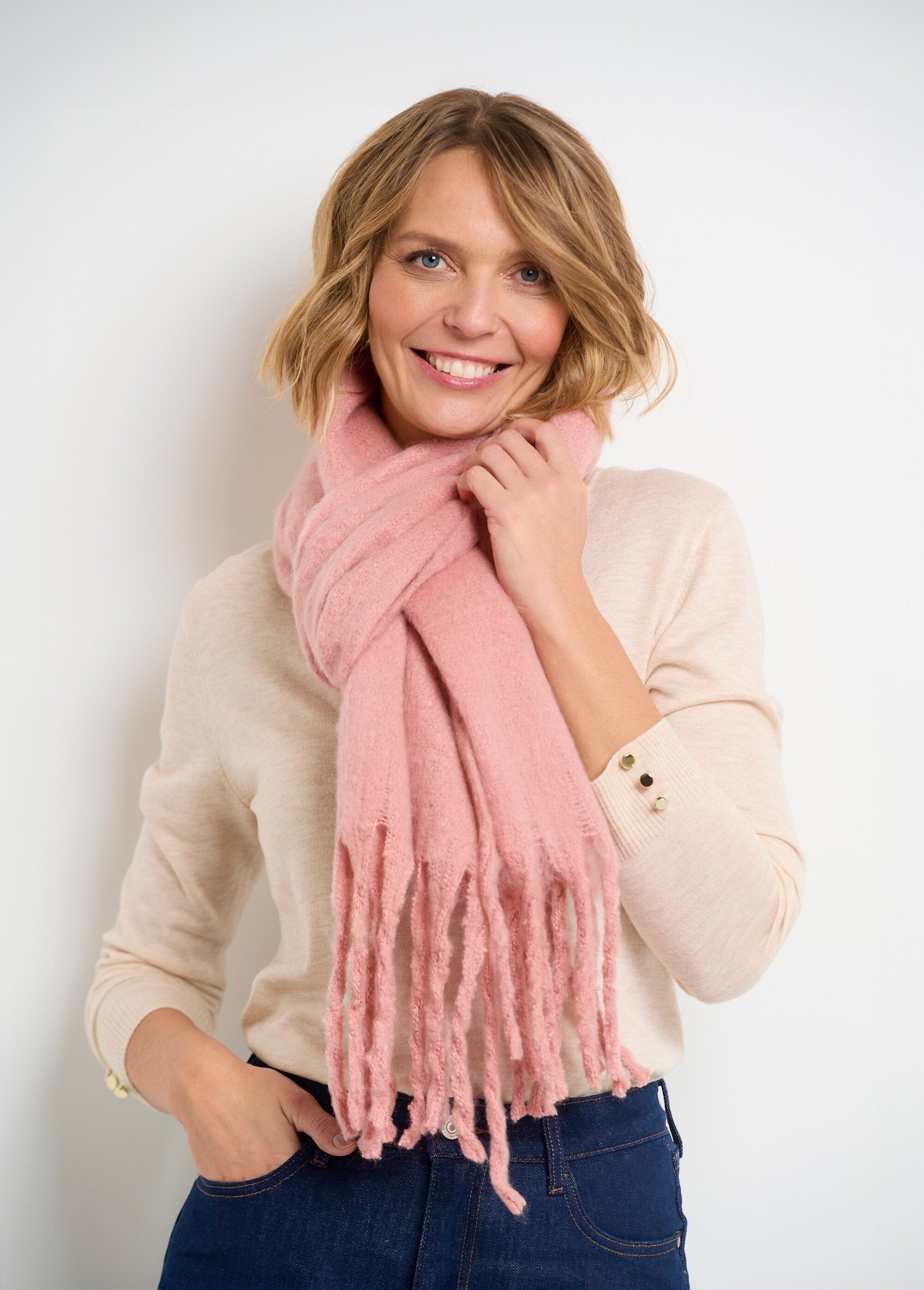 Thick_warm_plain_fluffy_scarf_Old_pink_DE1_slim