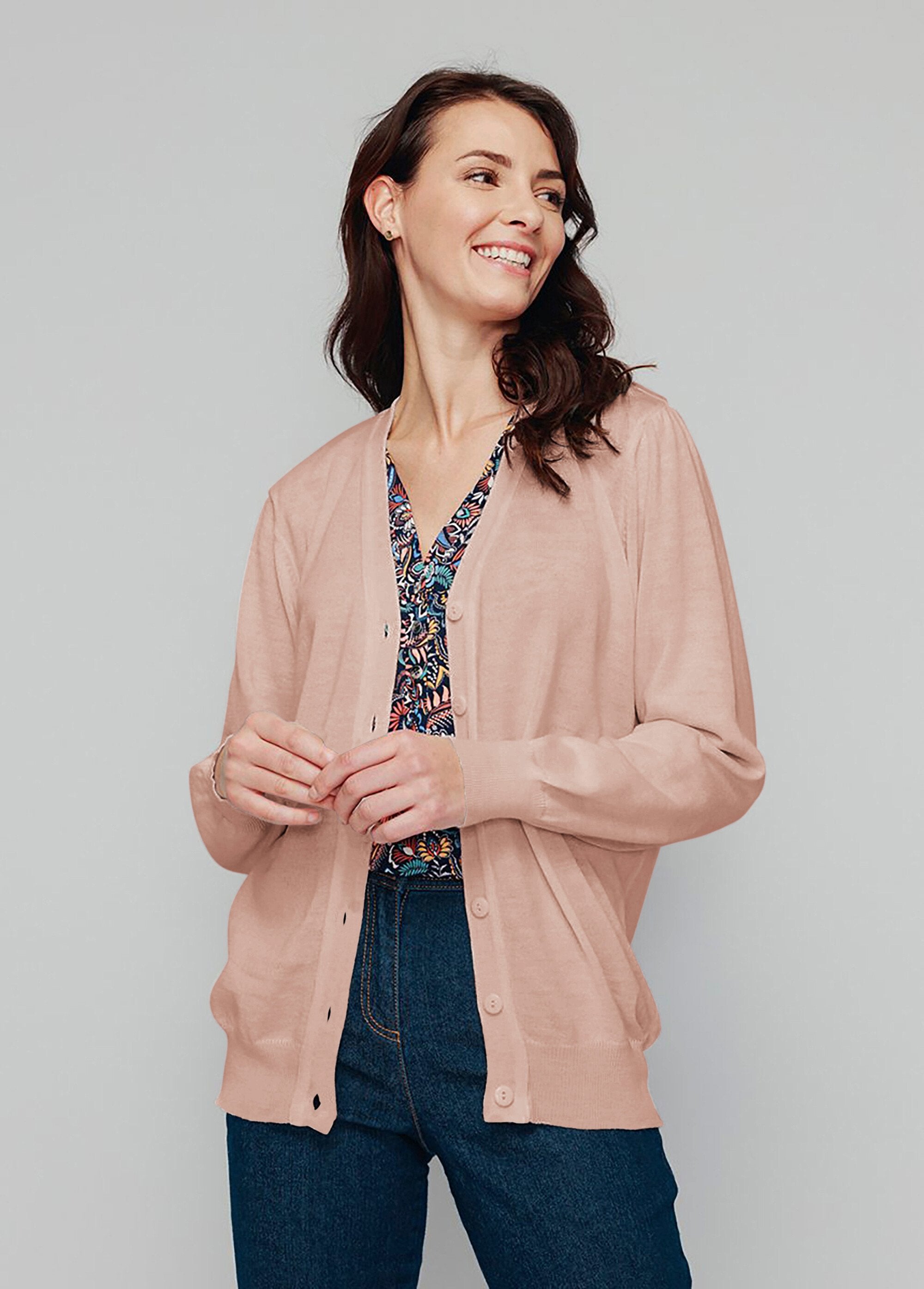 Merino_wool_buttoned_vest_Rose_the_FA1_slim