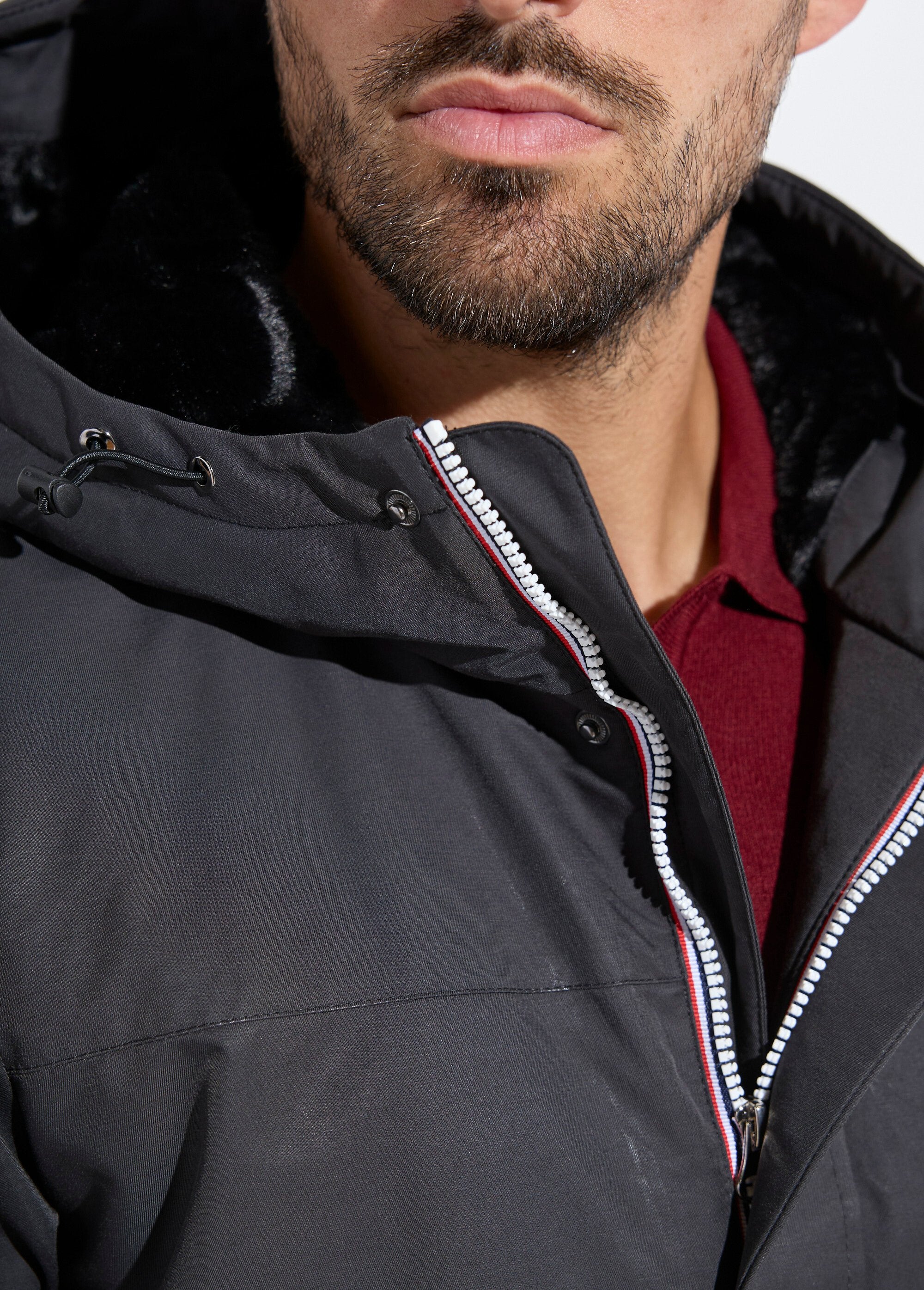 Parka_with_fur-lined_hood_Black_DE1_slim
