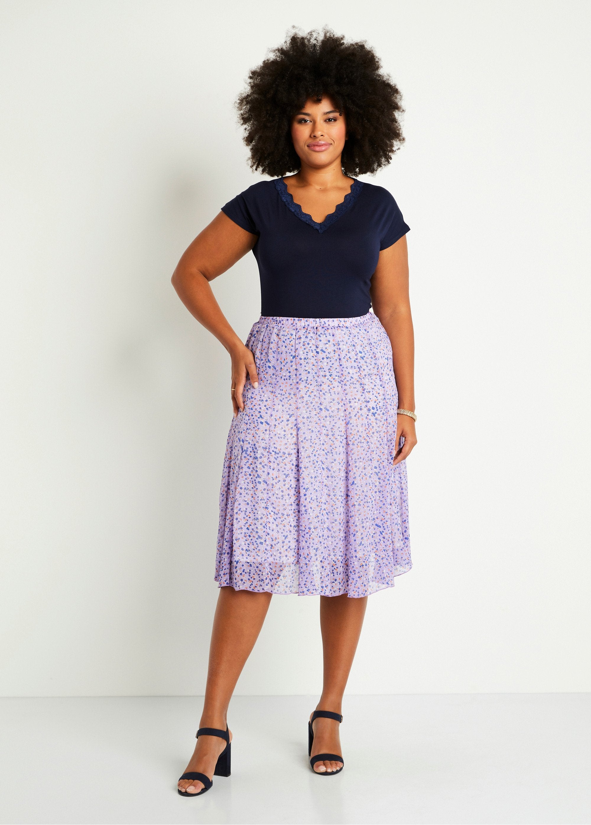 Mid-length_printed_voile_flared_skirt_Lilac_and_blue_SF1_curvy