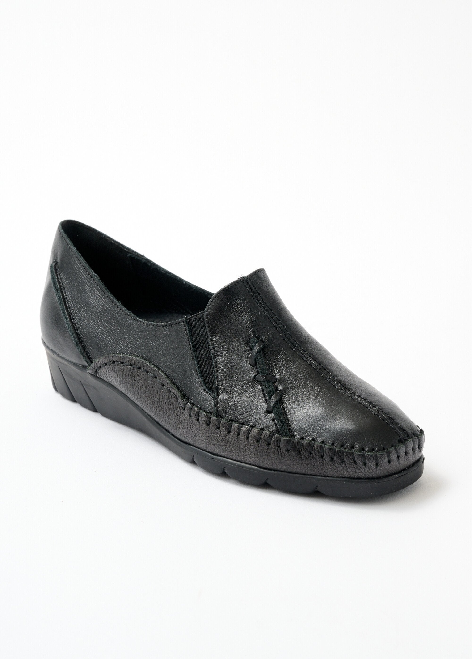 Bi-material_leather_moccasin_Black_FA1_slim