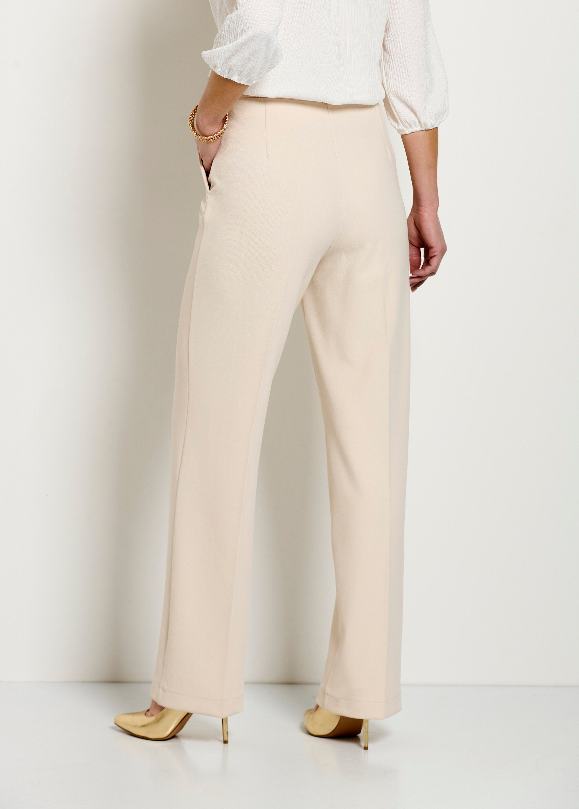 Wide_flowing_pants_Beige_DO1_slim