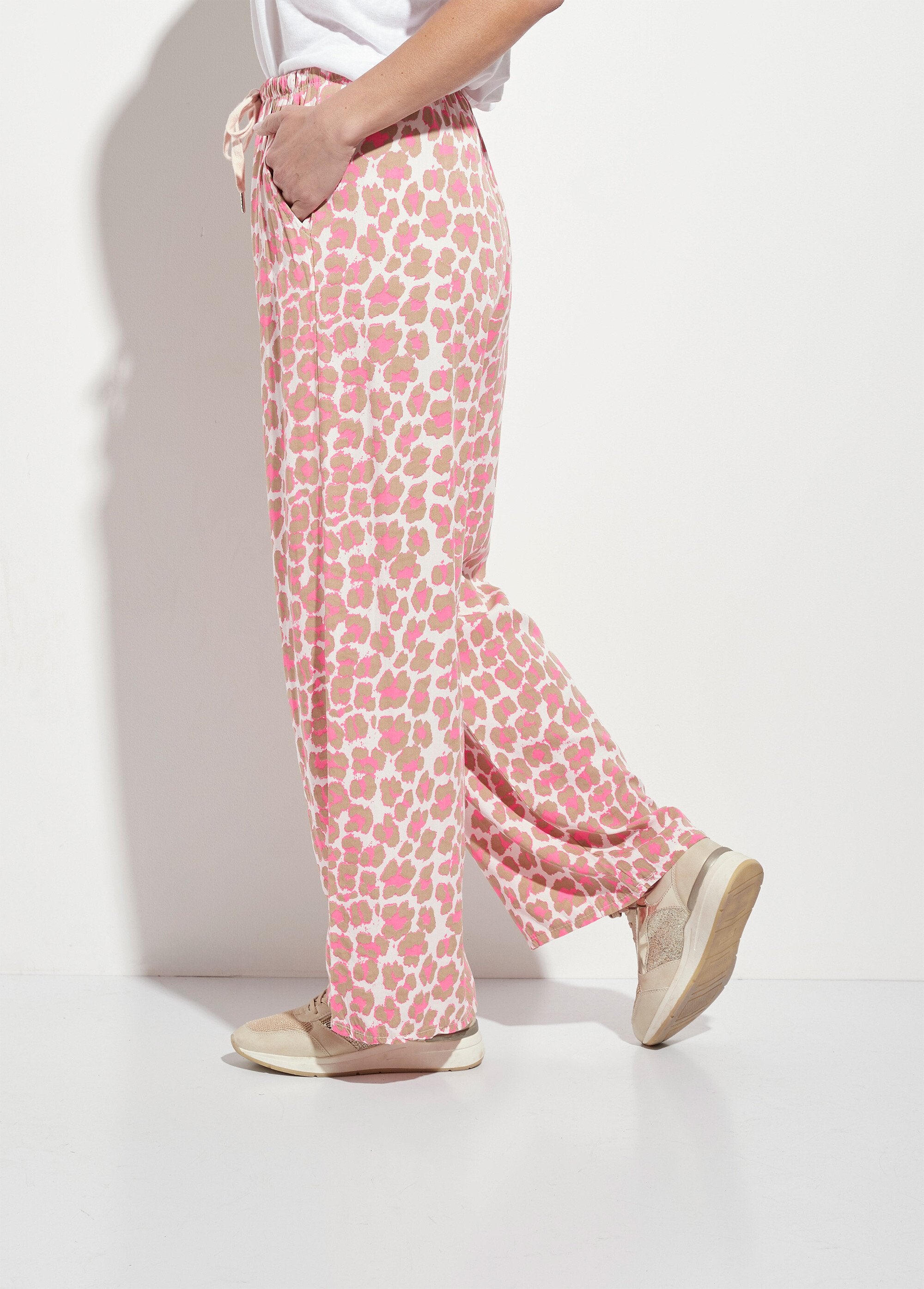 Wide-legged_pants_with_neon_leopard_pattern_Taupe_and_fuschia_DR1_slim