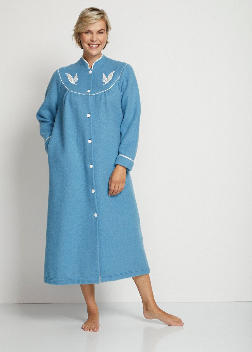 Buttoned_fleece_bathrobe_Blue_Duck_FA1_slim