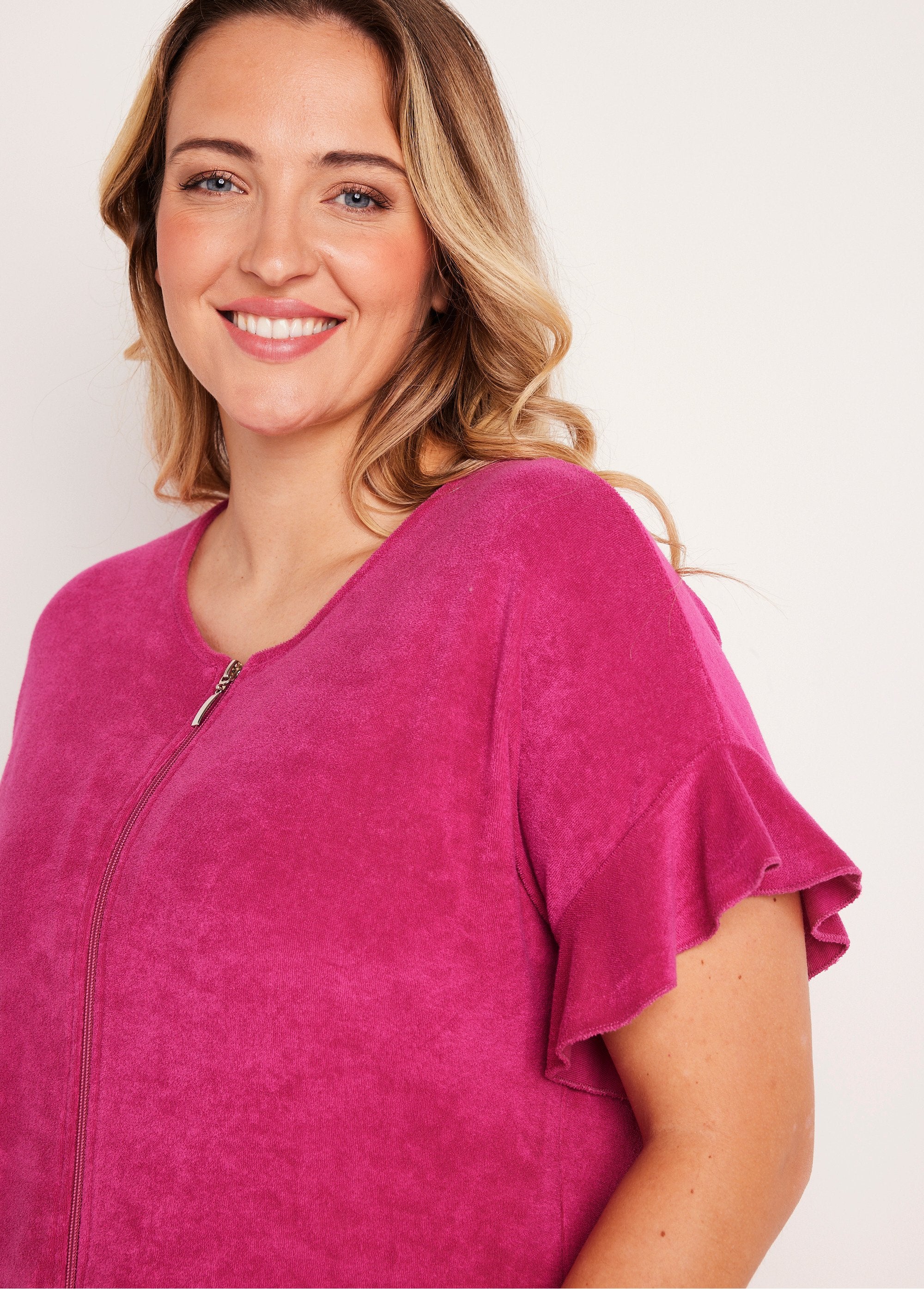 Plain_cotton_bathrobe_with_zip_Fuchsia_DE1_curvy