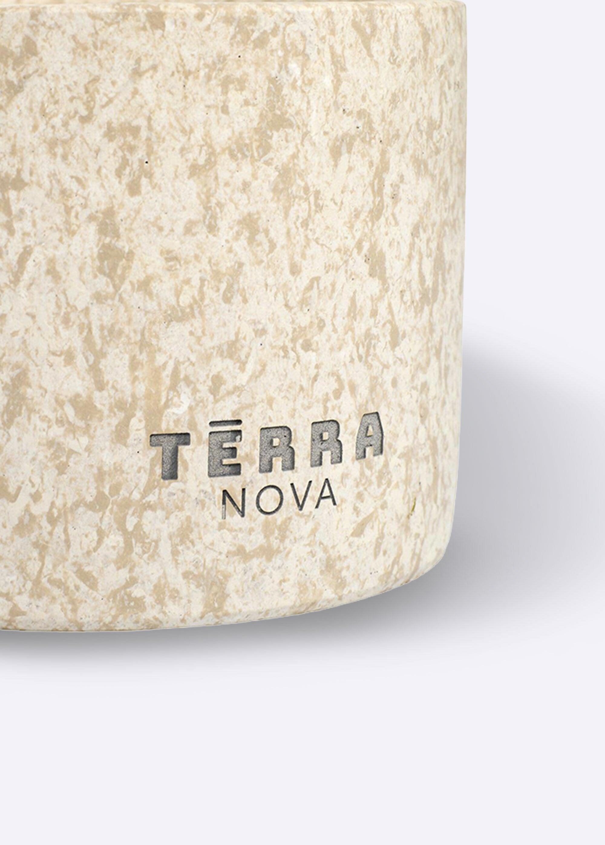 Small_scented_candle_in_a_concrete_container_Beige_DE1_slim