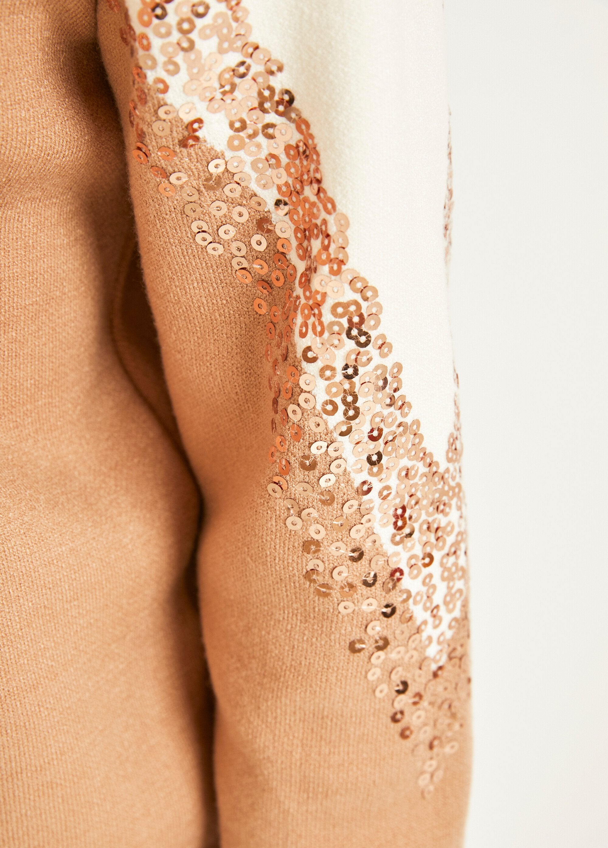 Two-tone_long-sleeved_sequin_sweater_Beige_and_camel_DE2_slim