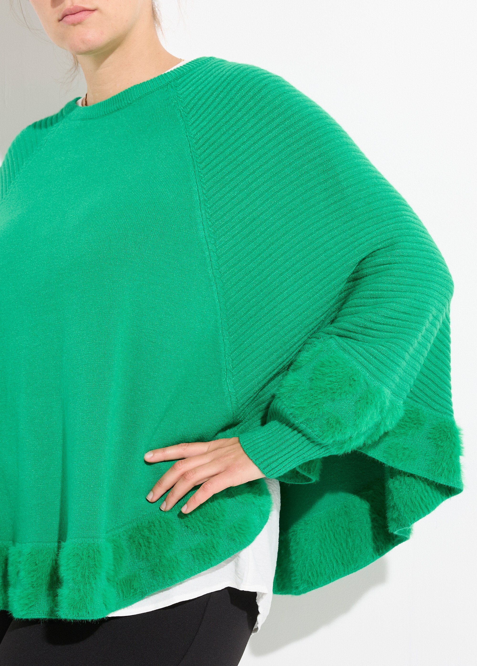 Heart-knit_cape_poncho_with_round_neck_Bright_green_DE1_curvy