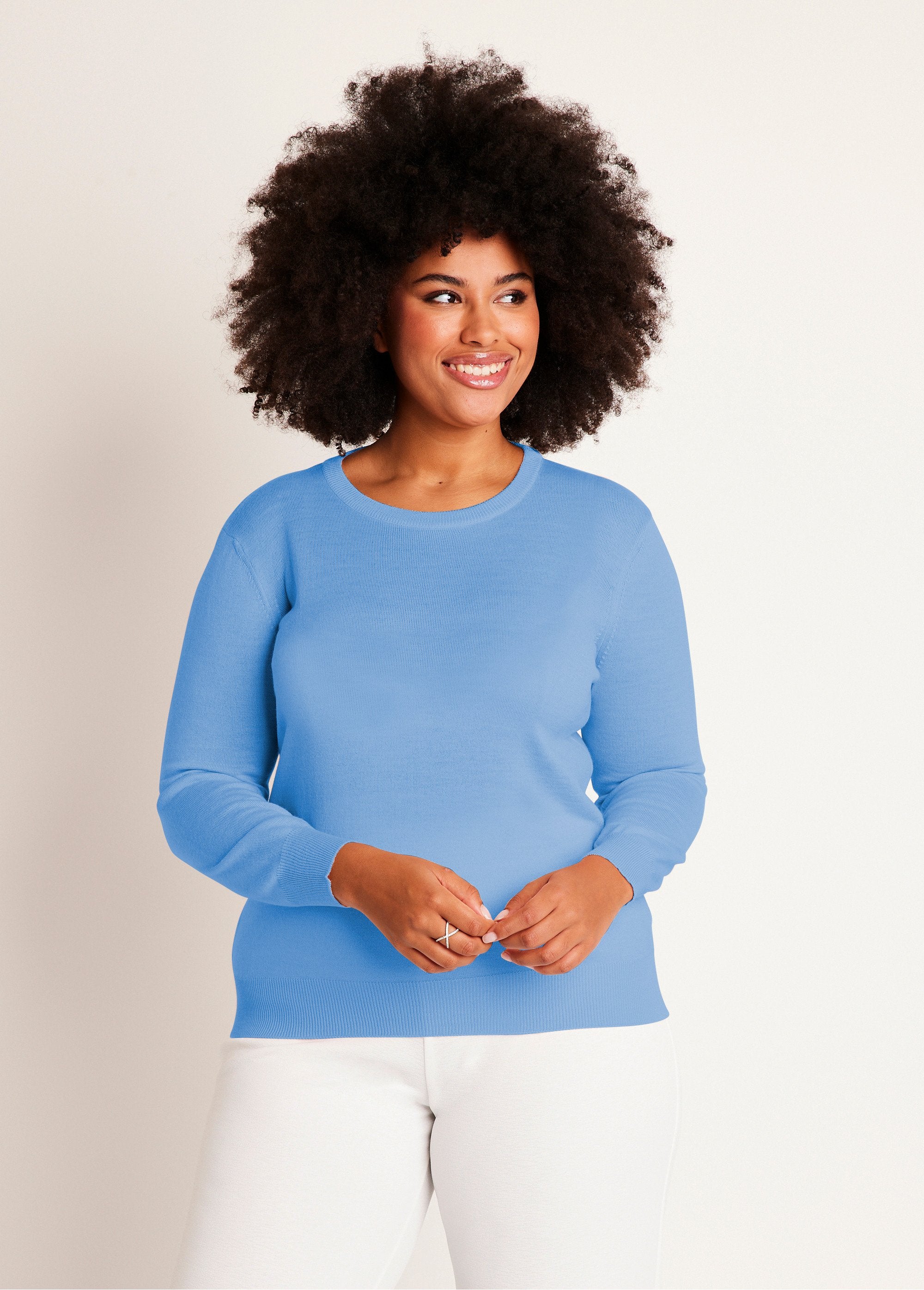 Round_neck_long_sleeve_merino_wool_sweater_Cloud_blue_FA1_curvy